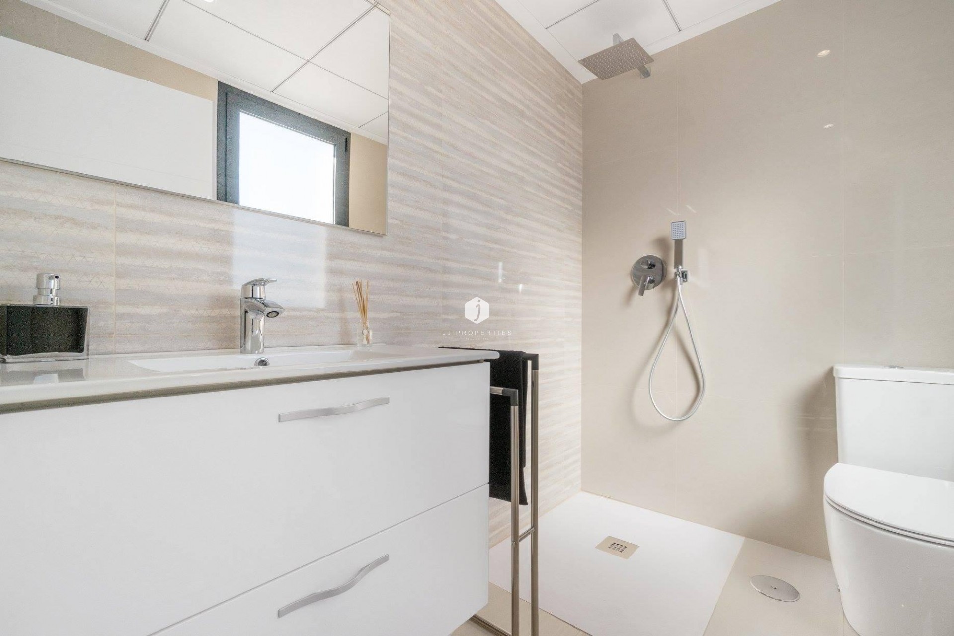 Obra nueva - Duplex -
Los Montesinos - La herrada