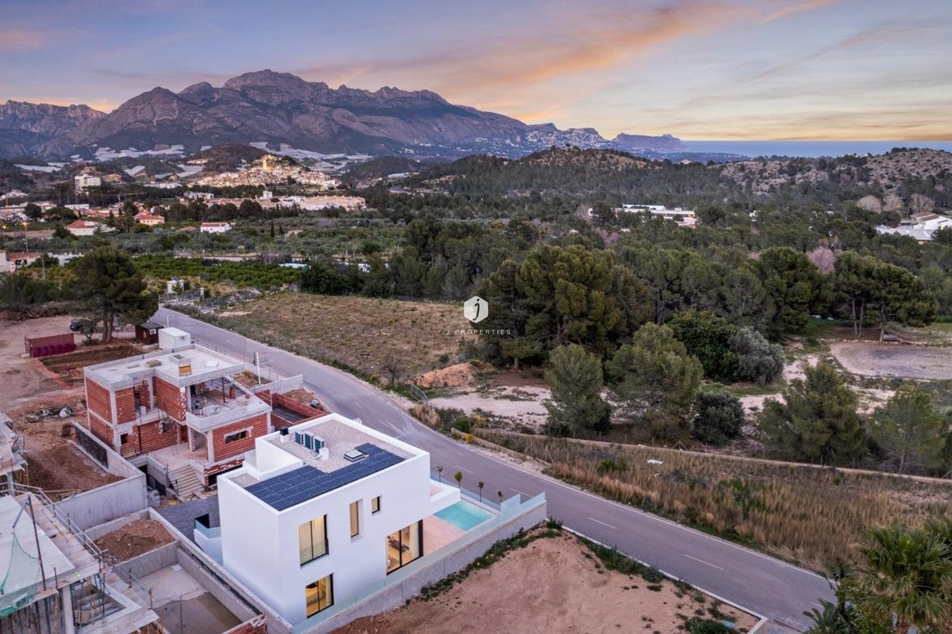 Obra nueva - Villa -
Polop - Urbanizaciones