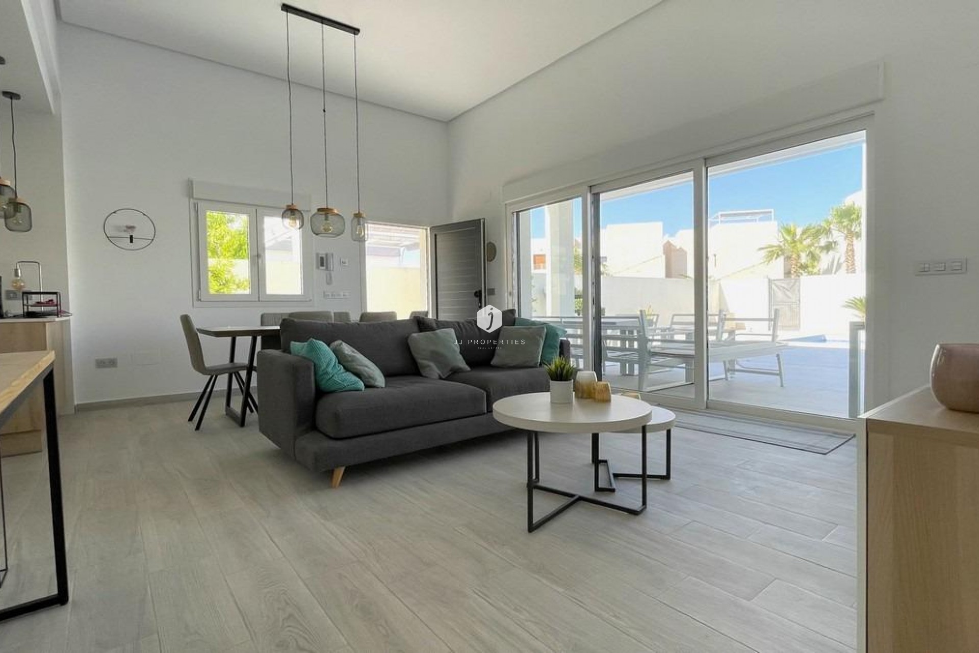 Obra nueva - Villa -
Rafal - polideportivo