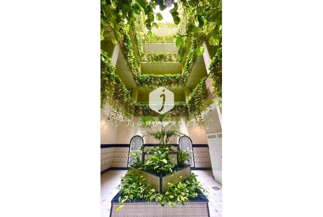 Penthouse - Resale - Torrevieja -
                Centro