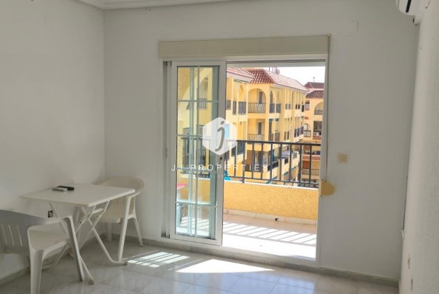 Penthouse - Tweedehands -
            Torrevieja - C-18317