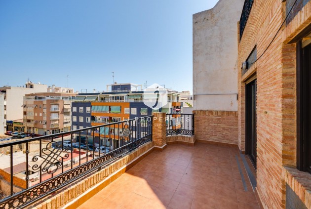 Penthouse - Tweedehands - Torrevieja -
                Centro