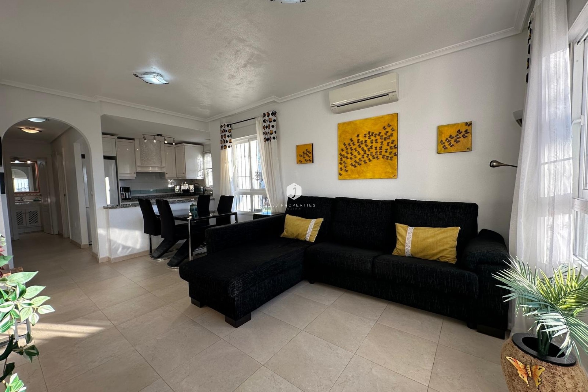 Resale - Apartment / flat -
Campoamor - Costa Blanca