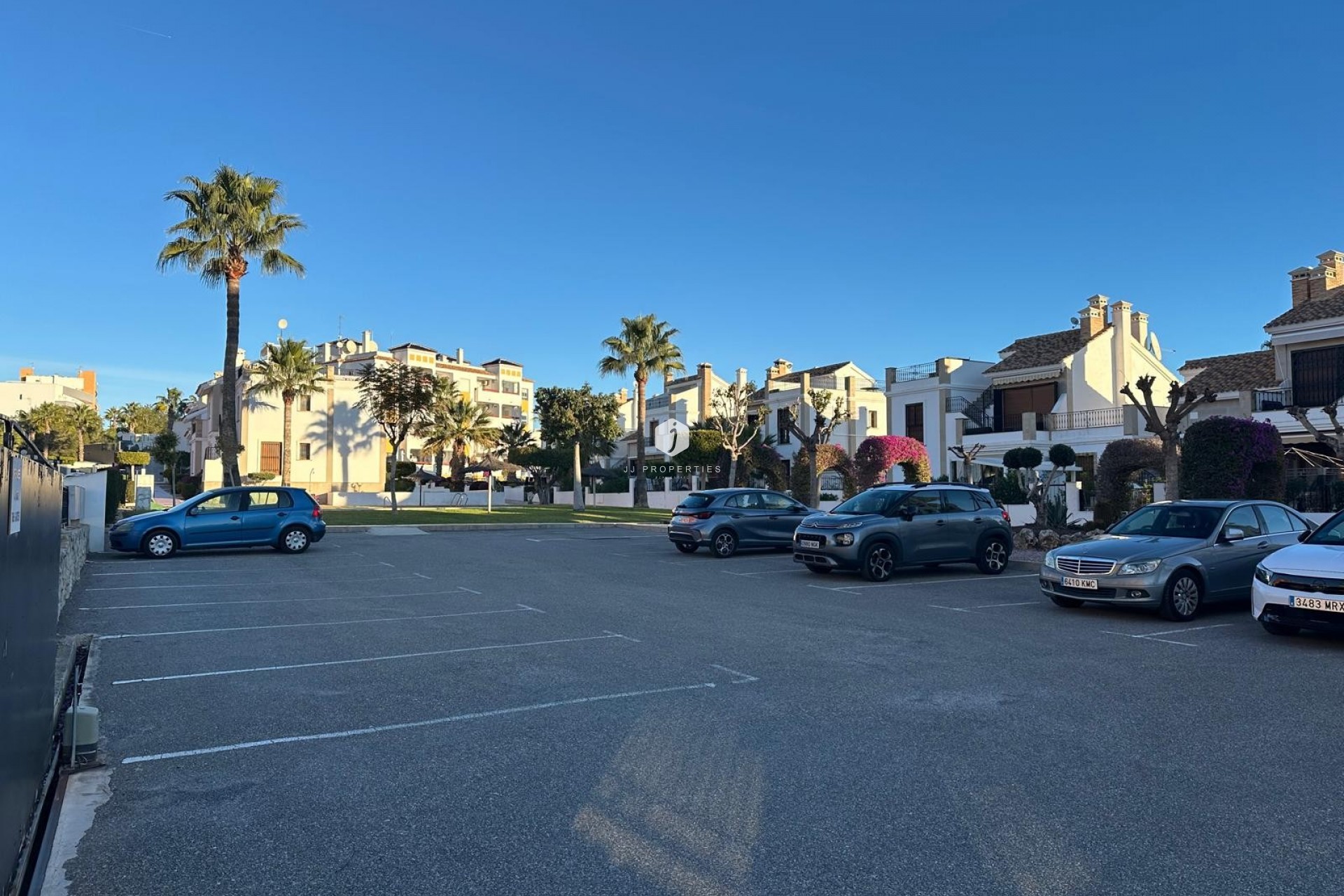 Resale - Apartment / flat -
Campoamor - Costa Blanca