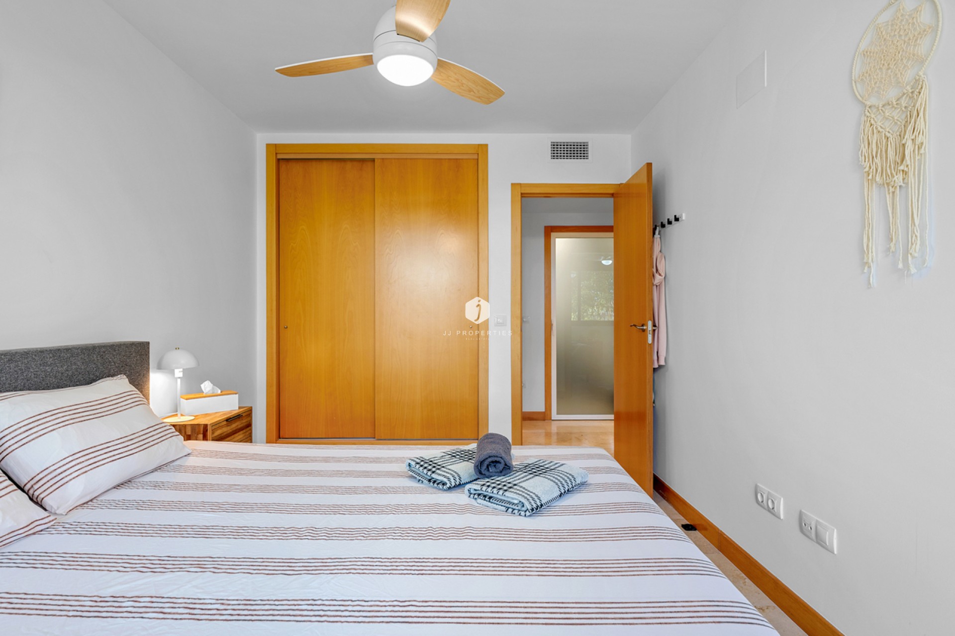 Resale - Apartment / flat -
Campoamor - Costa Blanca