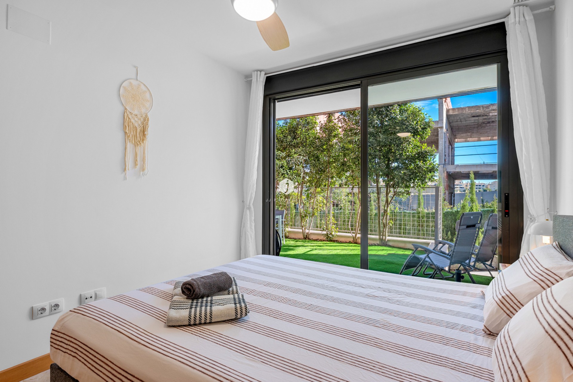 Resale - Apartment / flat -
Campoamor - Costa Blanca