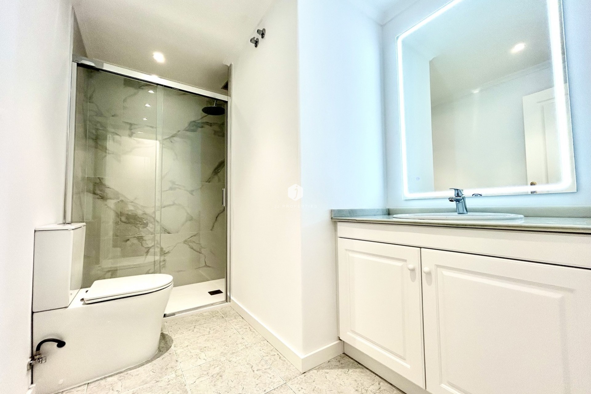 Resale - Apartment / flat -
Campoamor - Costa Blanca