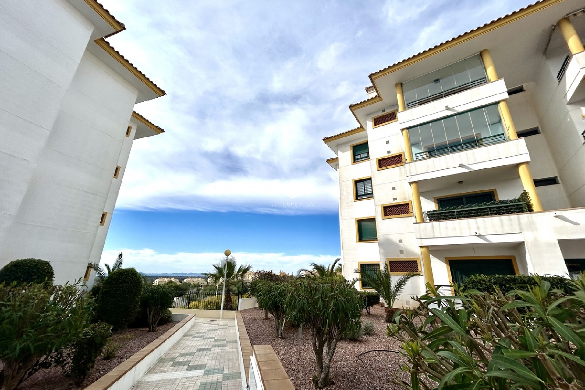 Resale - Apartment / flat -
Campoamor - Costa Blanca