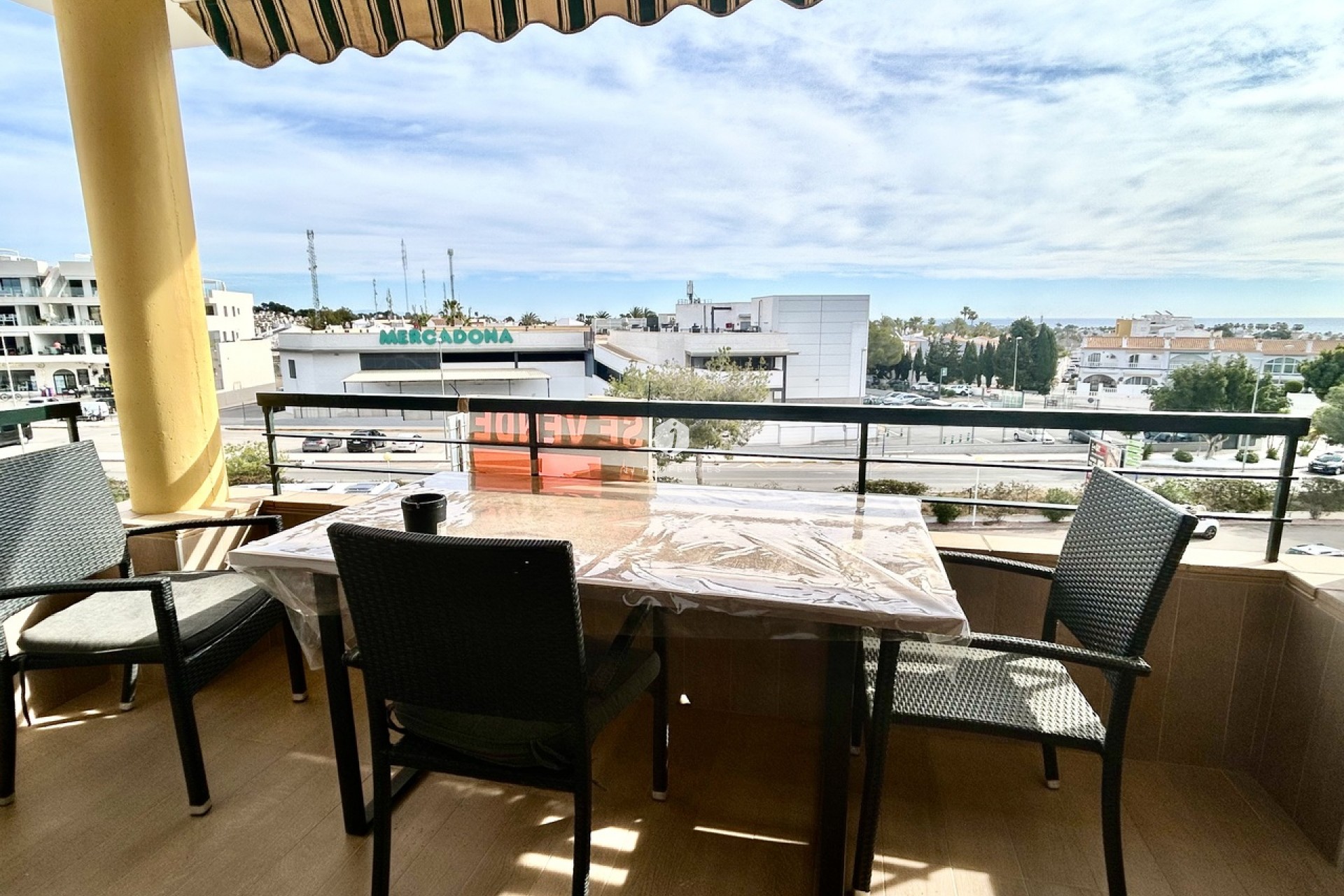 Resale - Apartment / flat -
Campoamor - Costa Blanca