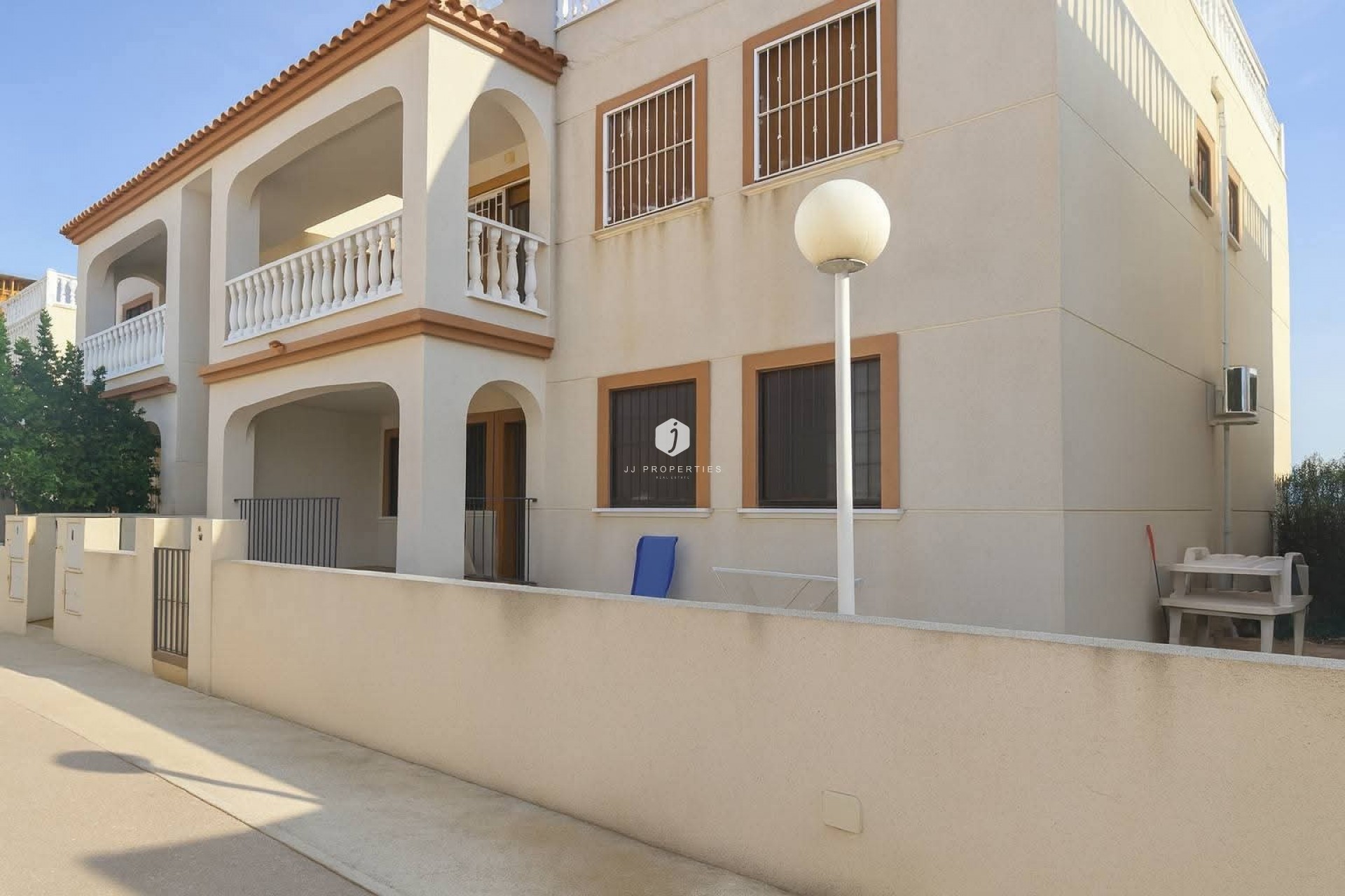 Resale - Apartment / flat -
Daya Vieja - Costa Blanca