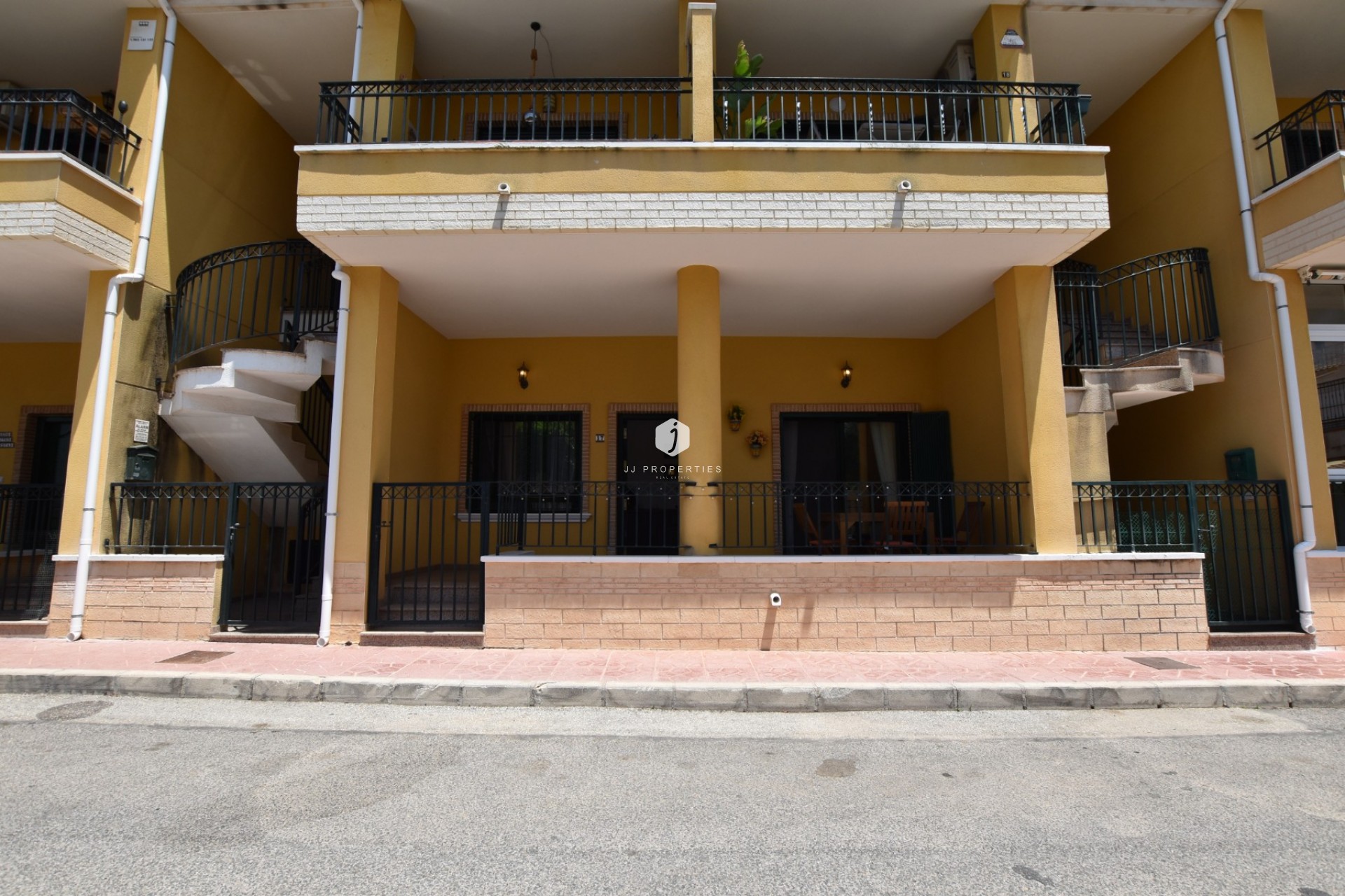 Resale - Apartment / flat -
Daya Vieja - Costa Blanca