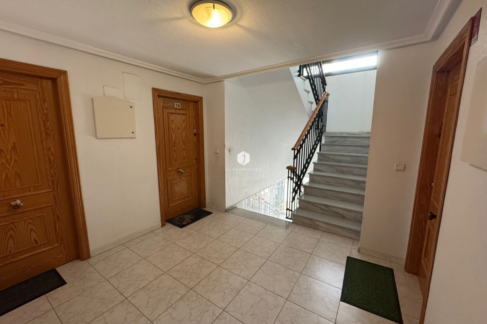 Resale - Apartment / flat -
Dehesa de Campoamor - Costa Blanca