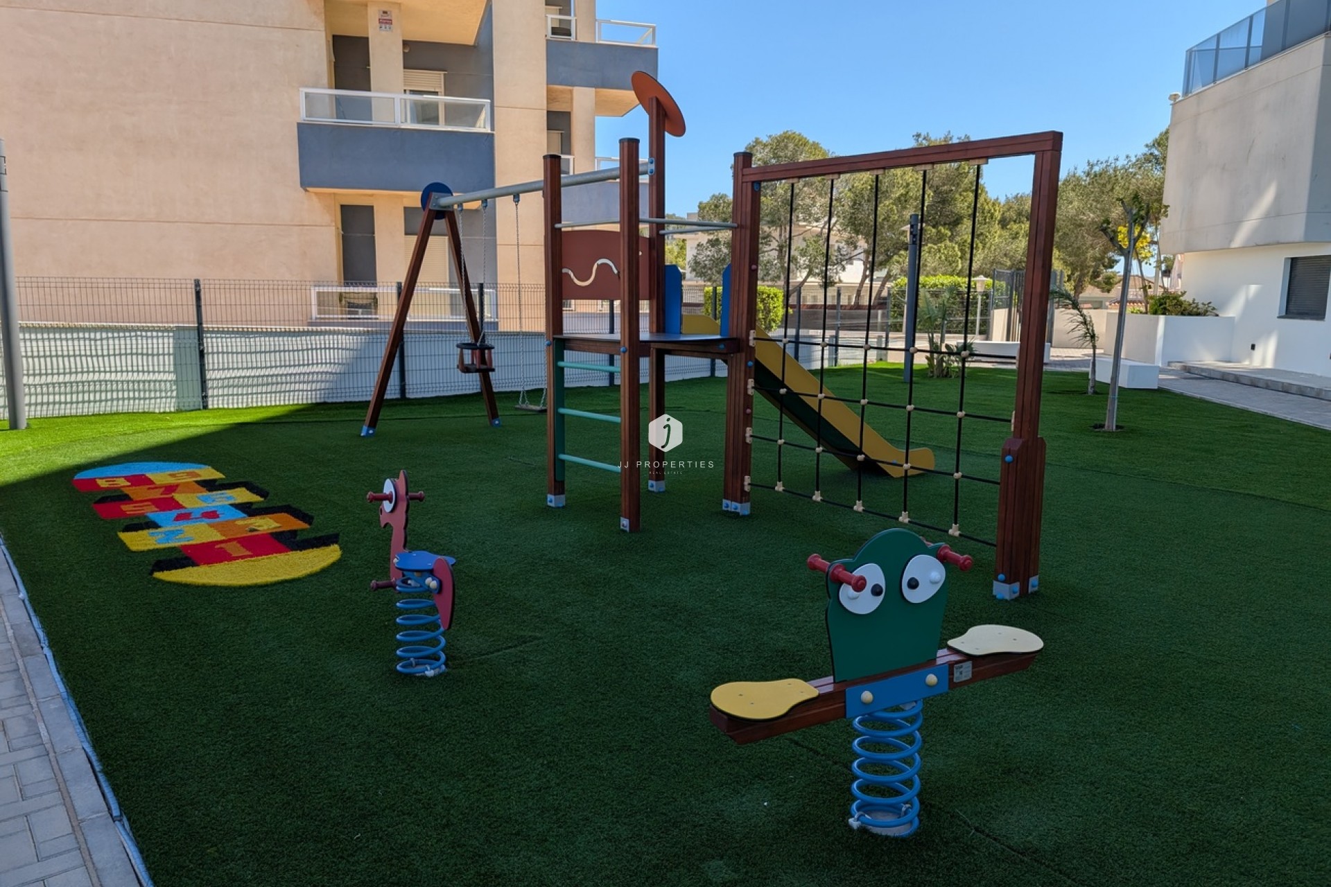 Resale - Apartment / flat -
Dehesa de Campoamor - Costa Blanca
