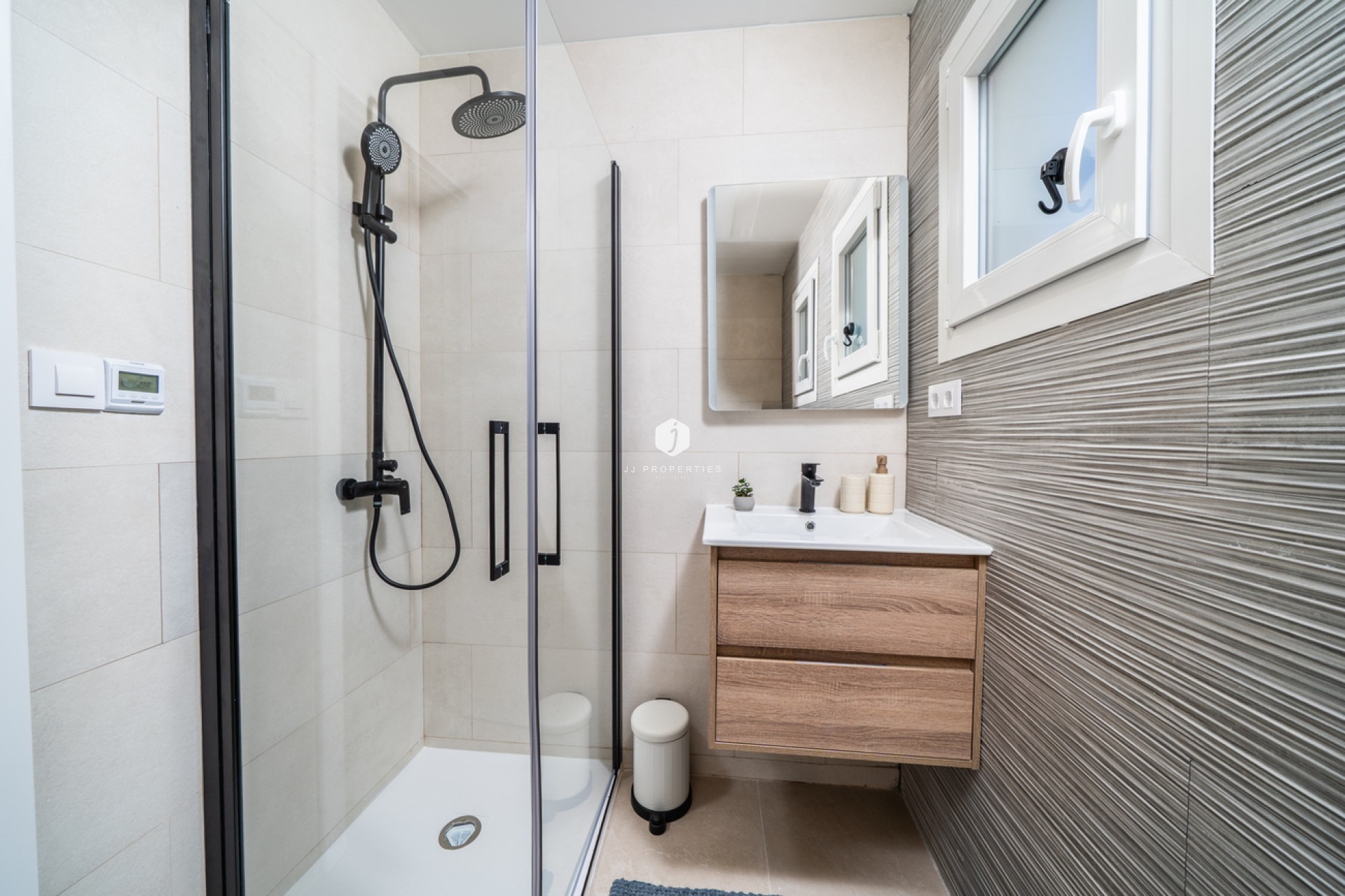 Resale - Apartment / flat -
El Chaparral - Costa Blanca