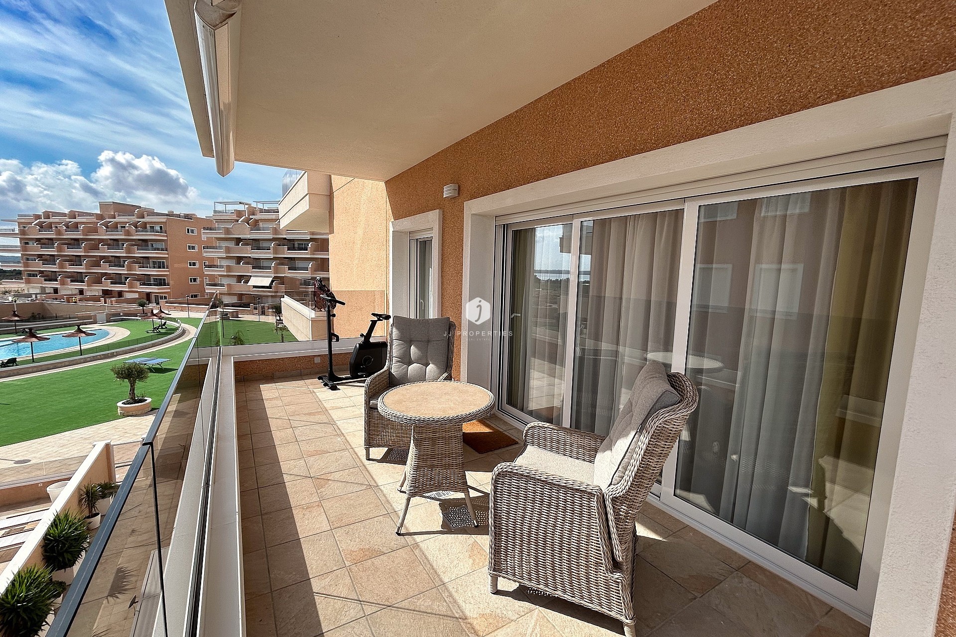 Resale - Apartment / flat -
El Raso - Costa Blanca
