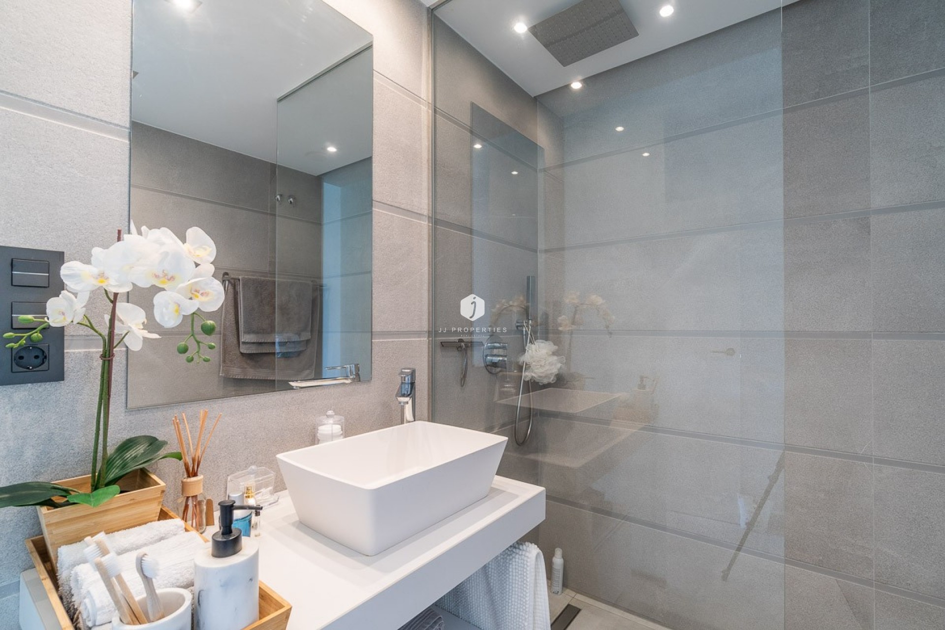 Resale - Apartment / flat -
El Raso - Costa Blanca