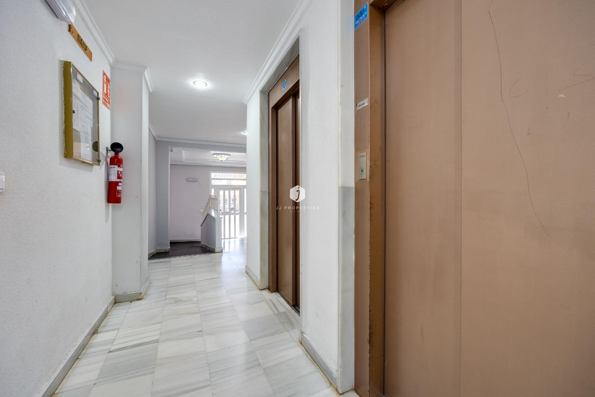 Resale - Apartment / flat -
Guardamar del Segura - Pueblo