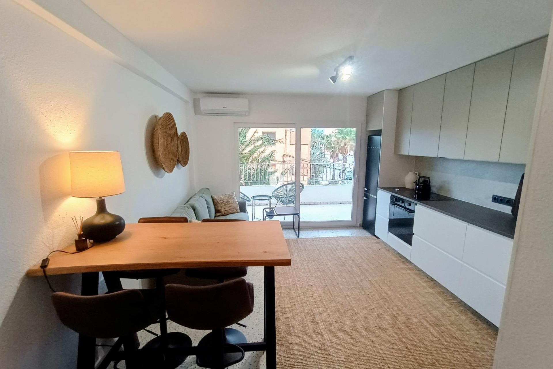 Resale - Apartment / flat -
Guardamar del Segura - Urbanizaciones