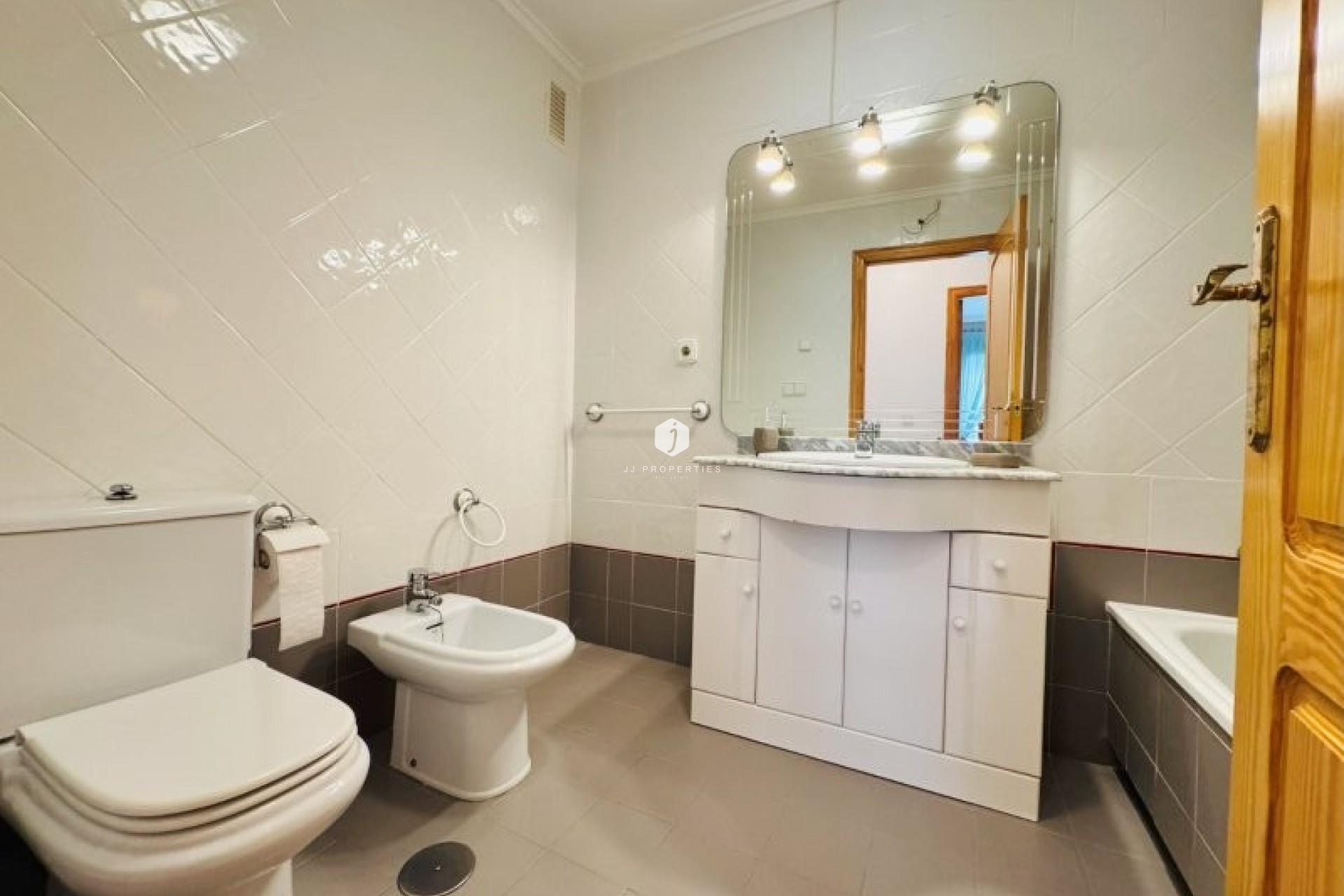 Resale - Apartment / flat -
La Mata - Costa Blanca