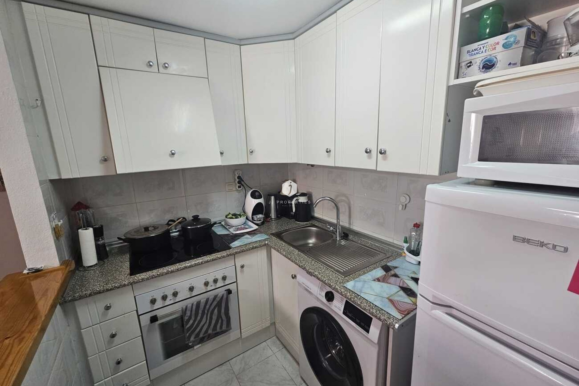 Resale - Apartment / flat -
La Mata - Costa Blanca