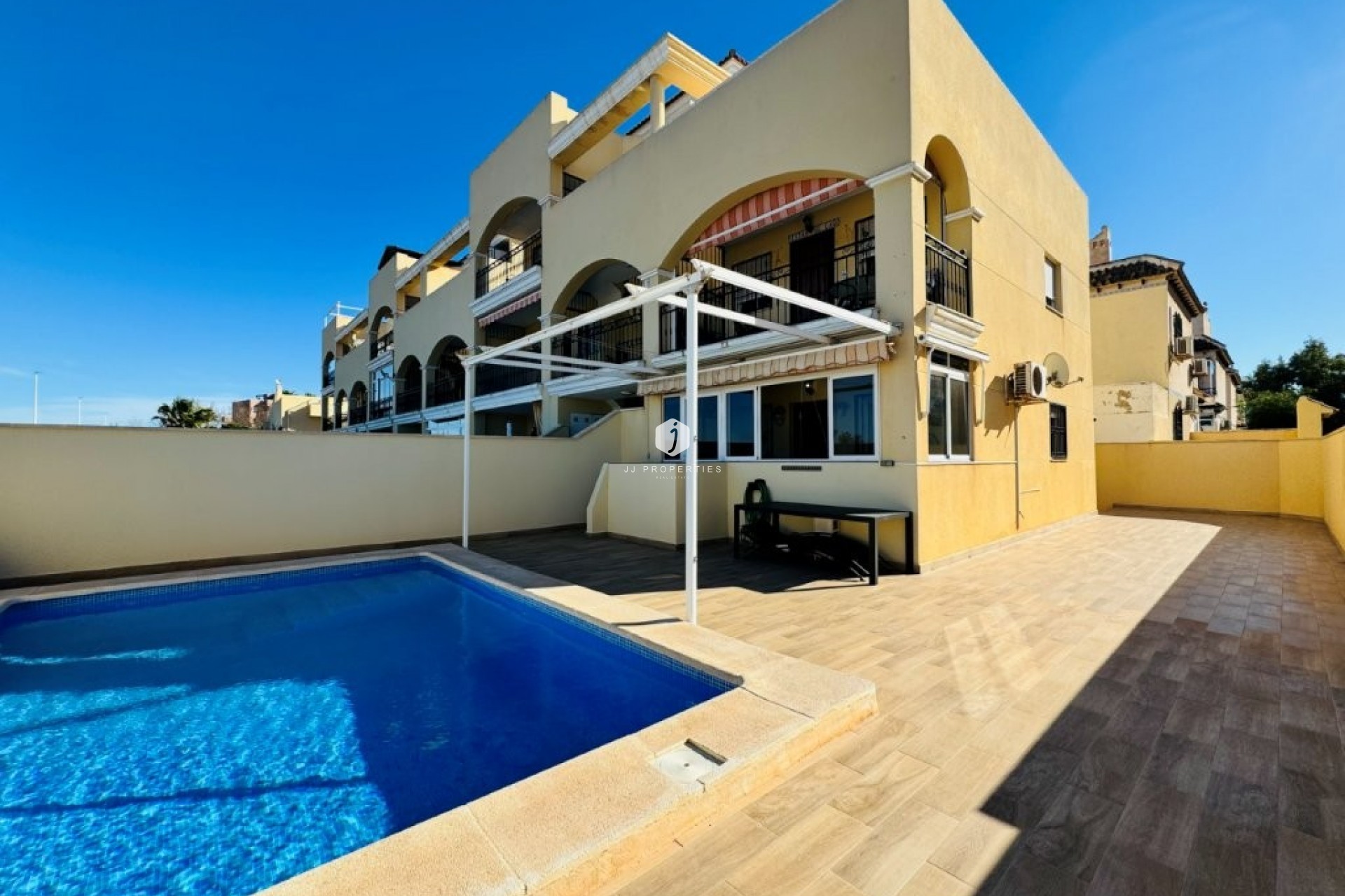 Resale - Apartment / flat -
La Mata - Costa Blanca