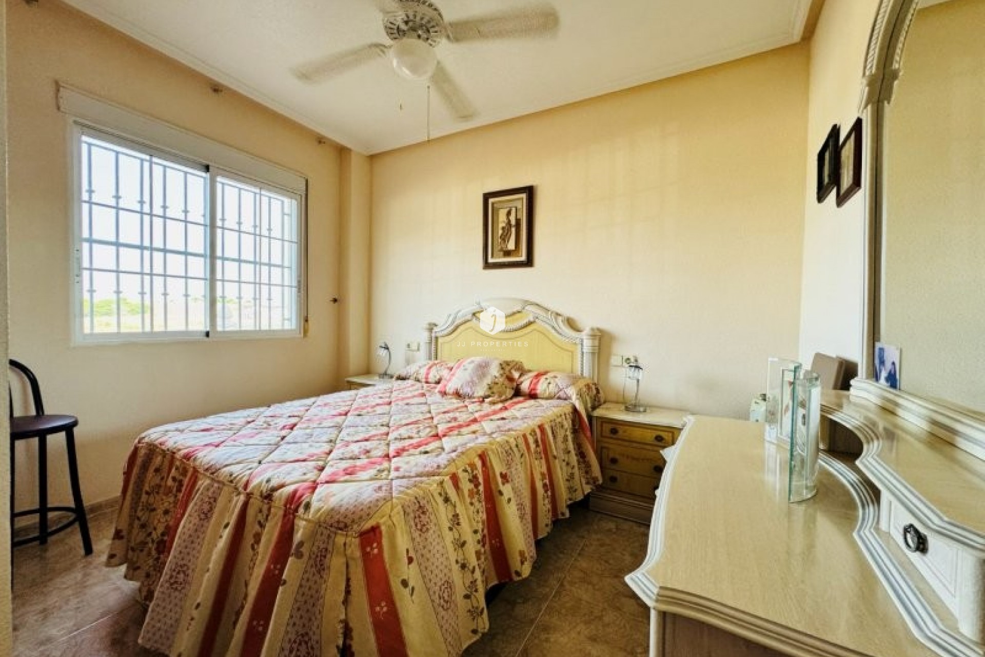 Resale - Apartment / flat -
La Mata - Costa Blanca