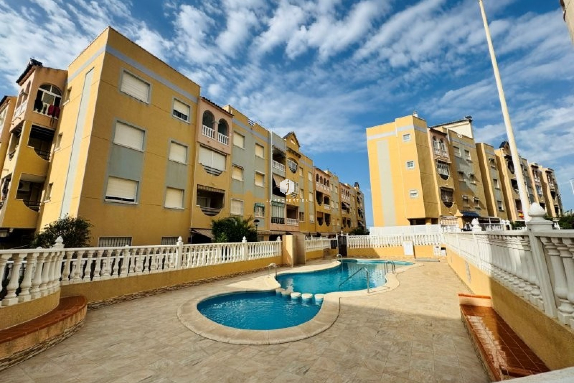 Resale - Apartment / flat -
La Mata - Costa Blanca