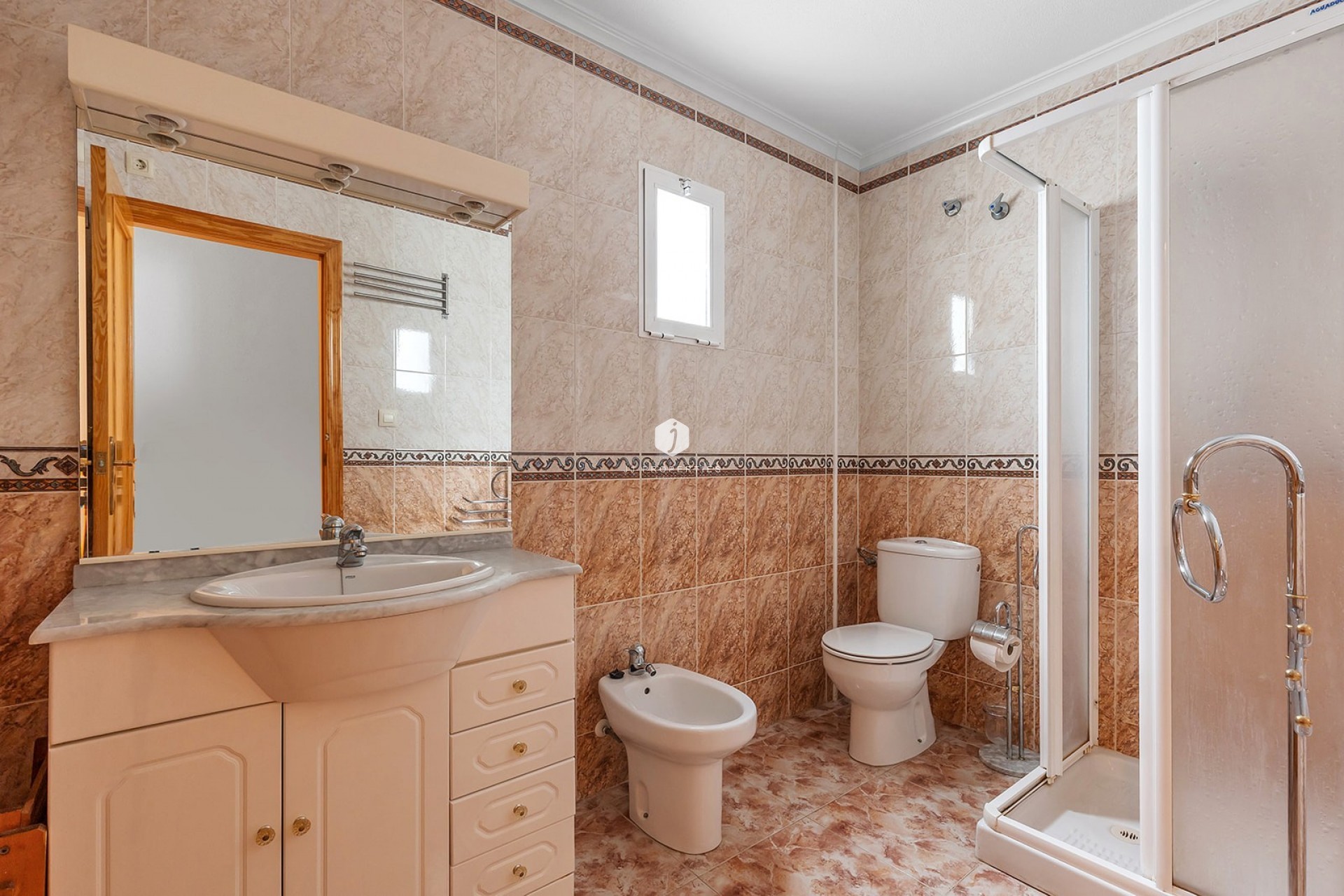 Resale - Apartment / flat -
La Mata - Costa Blanca