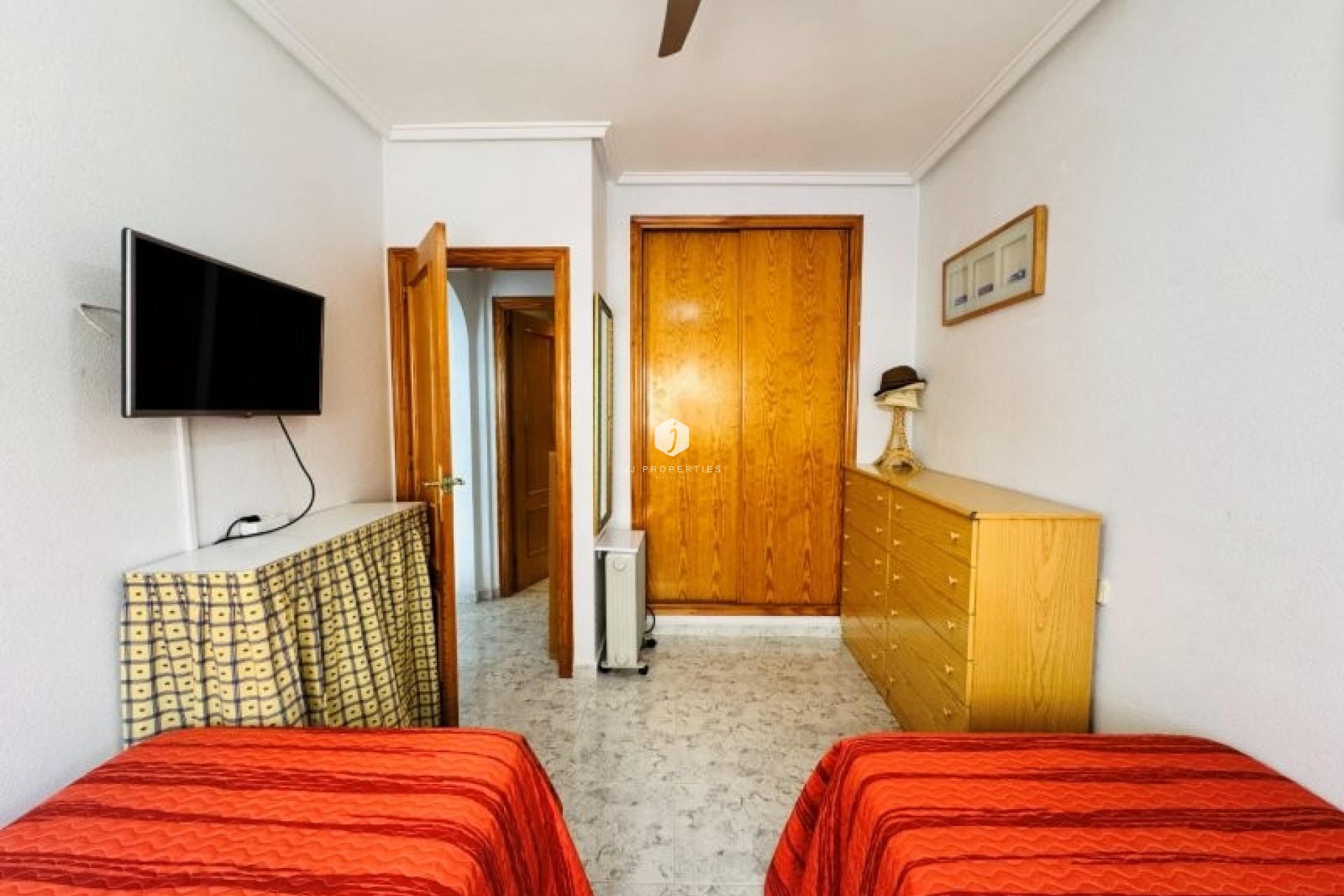 Resale - Apartment / flat -
La Mata - Costa Blanca