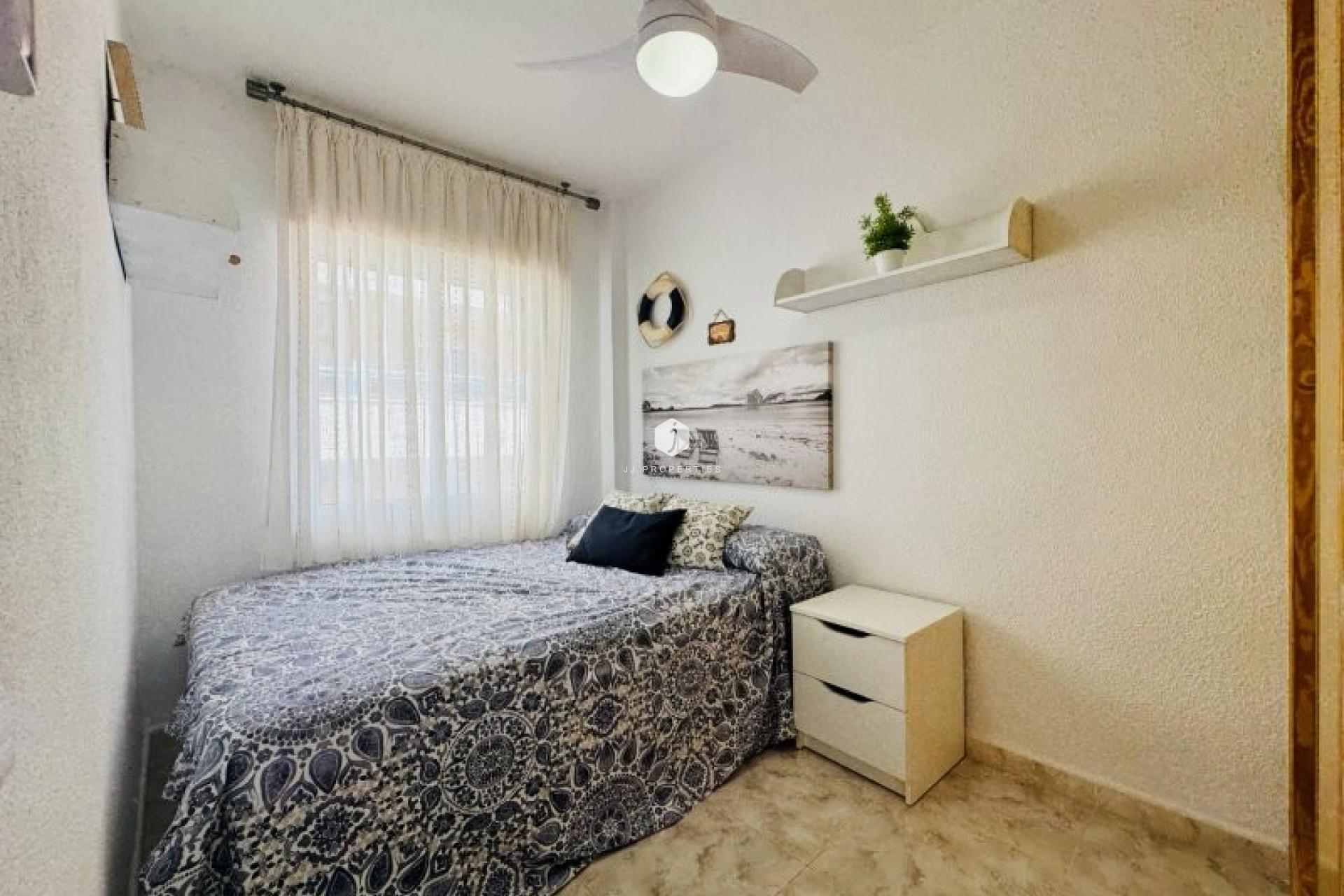 Resale - Apartment / flat -
La Mata - Costa Blanca