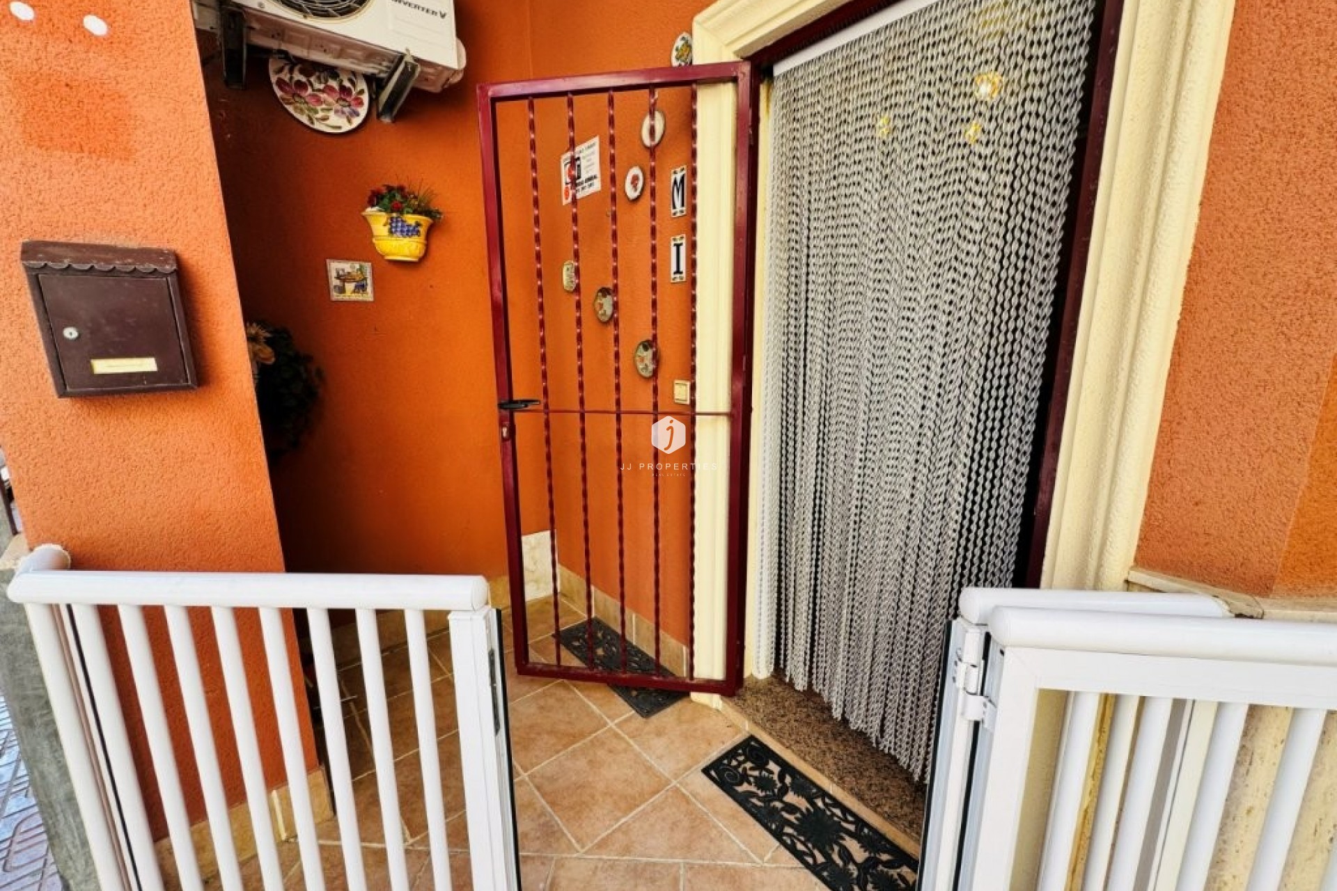 Resale - Apartment / flat -
La Mata - Costa Blanca