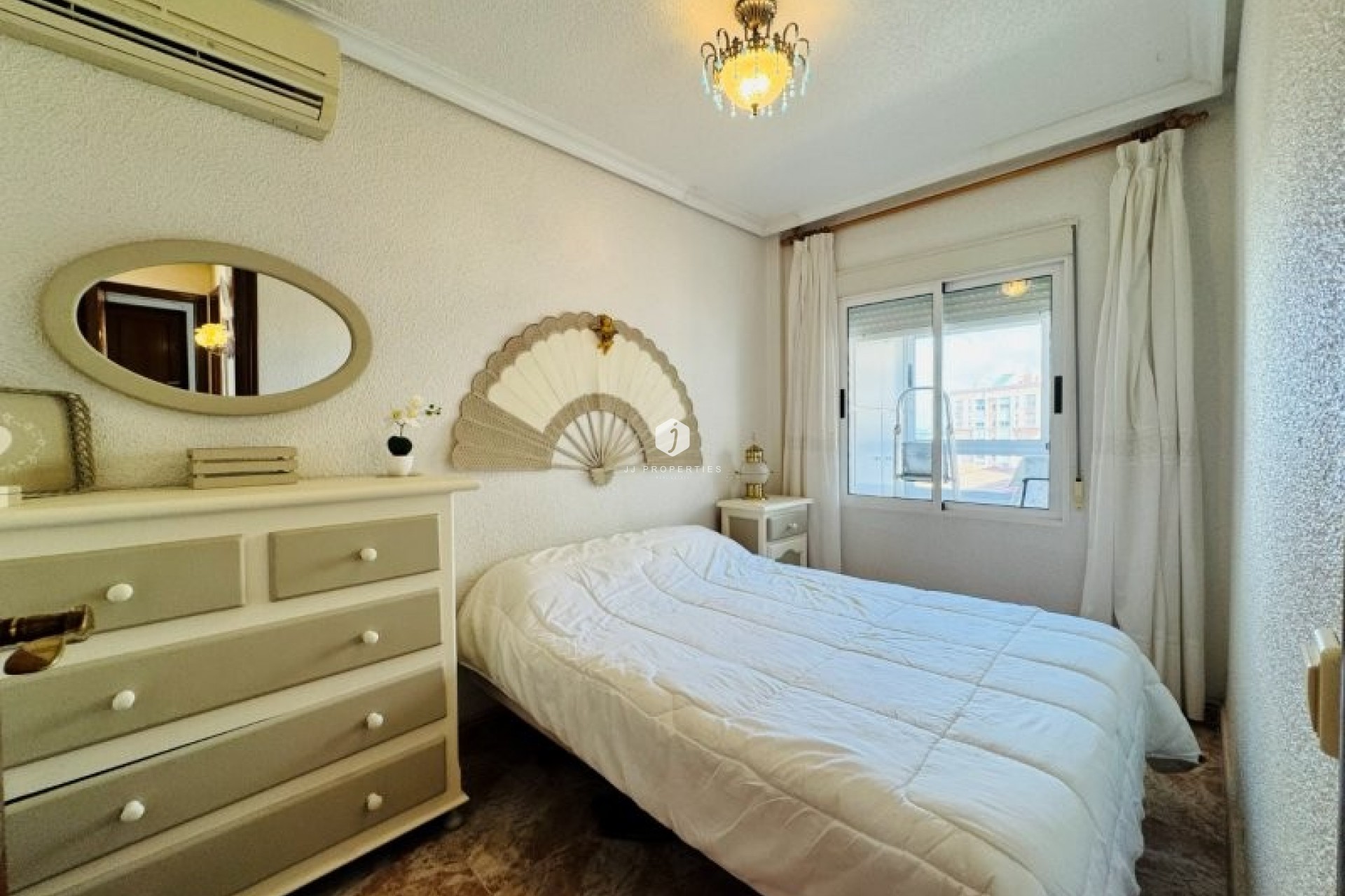 Resale - Apartment / flat -
La Mata - Costa Blanca