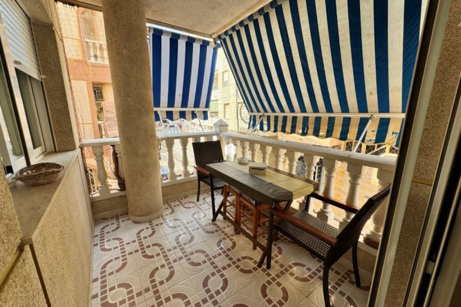 Resale - Apartment / flat -
La Mata - Costa Blanca