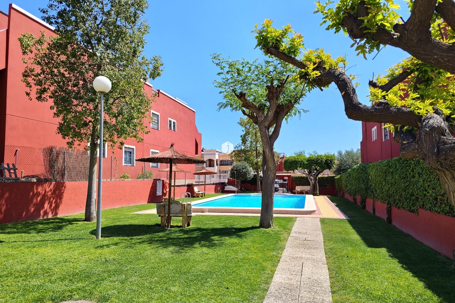 Resale - Apartment / flat -
Los Altos - Costa Blanca