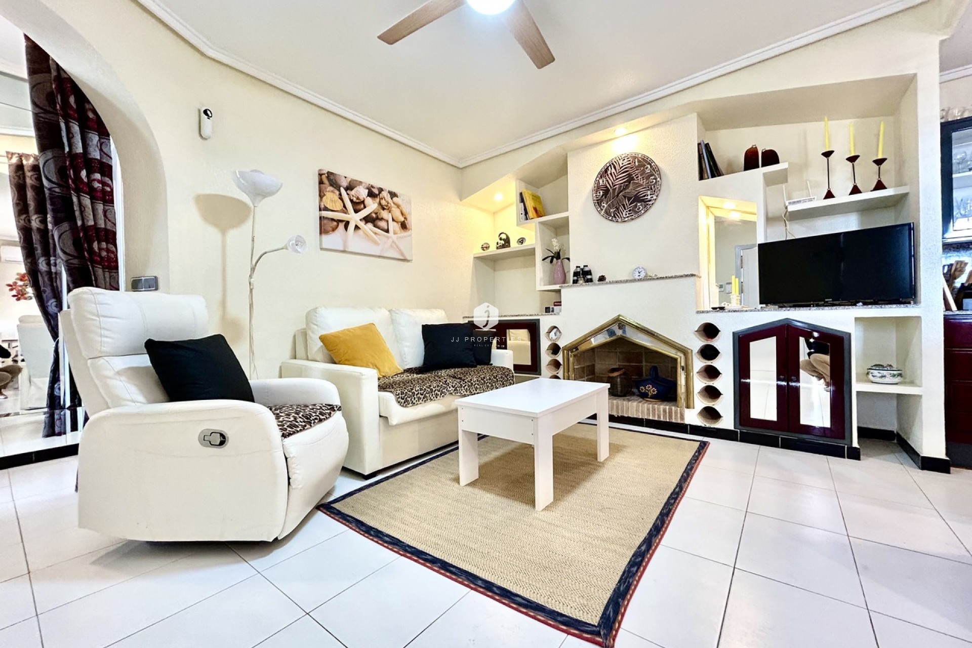 Resale - Apartment / flat -
Los Altos - Costa Blanca