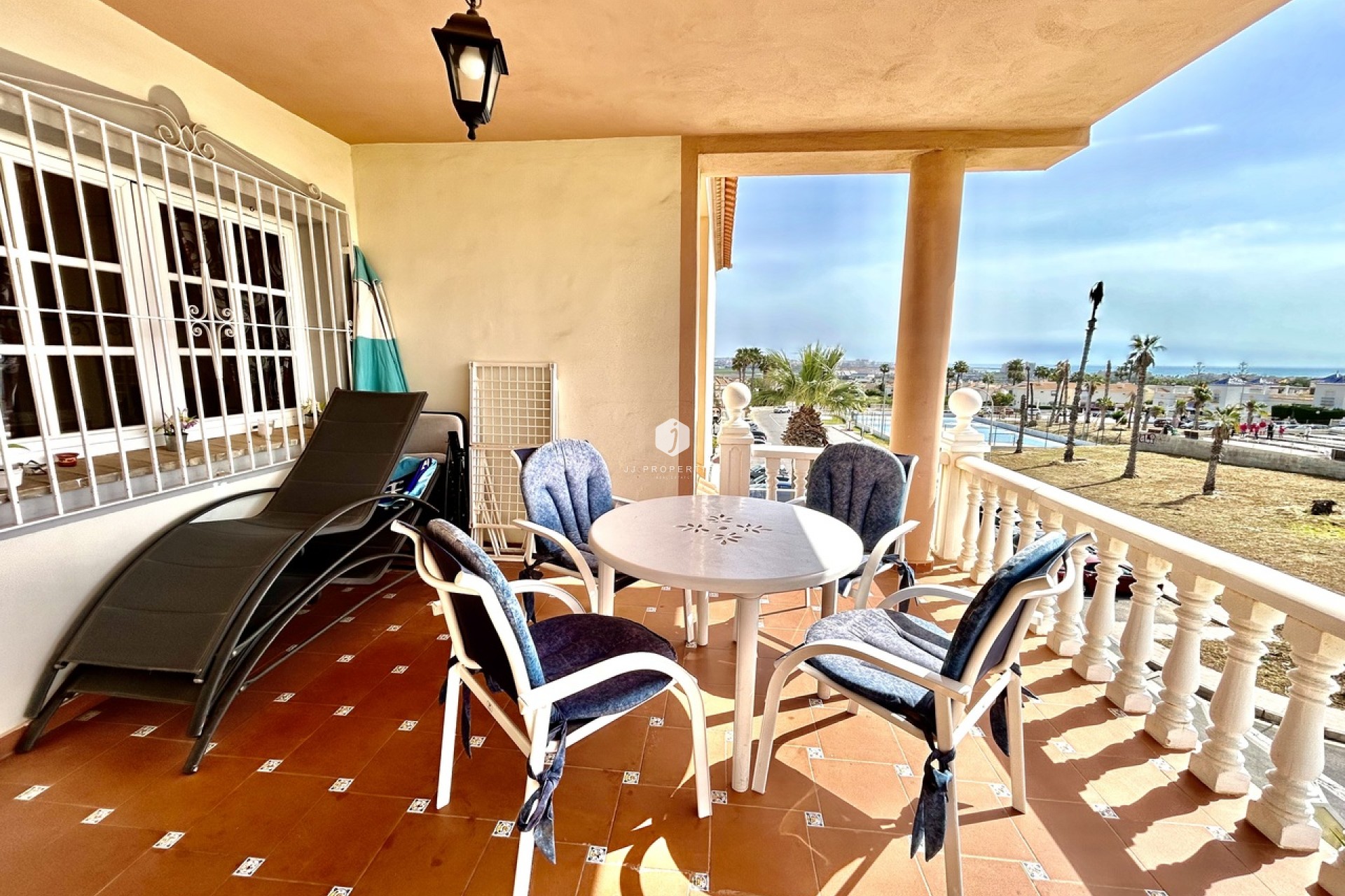 Resale - Apartment / flat -
Los Altos - Costa Blanca
