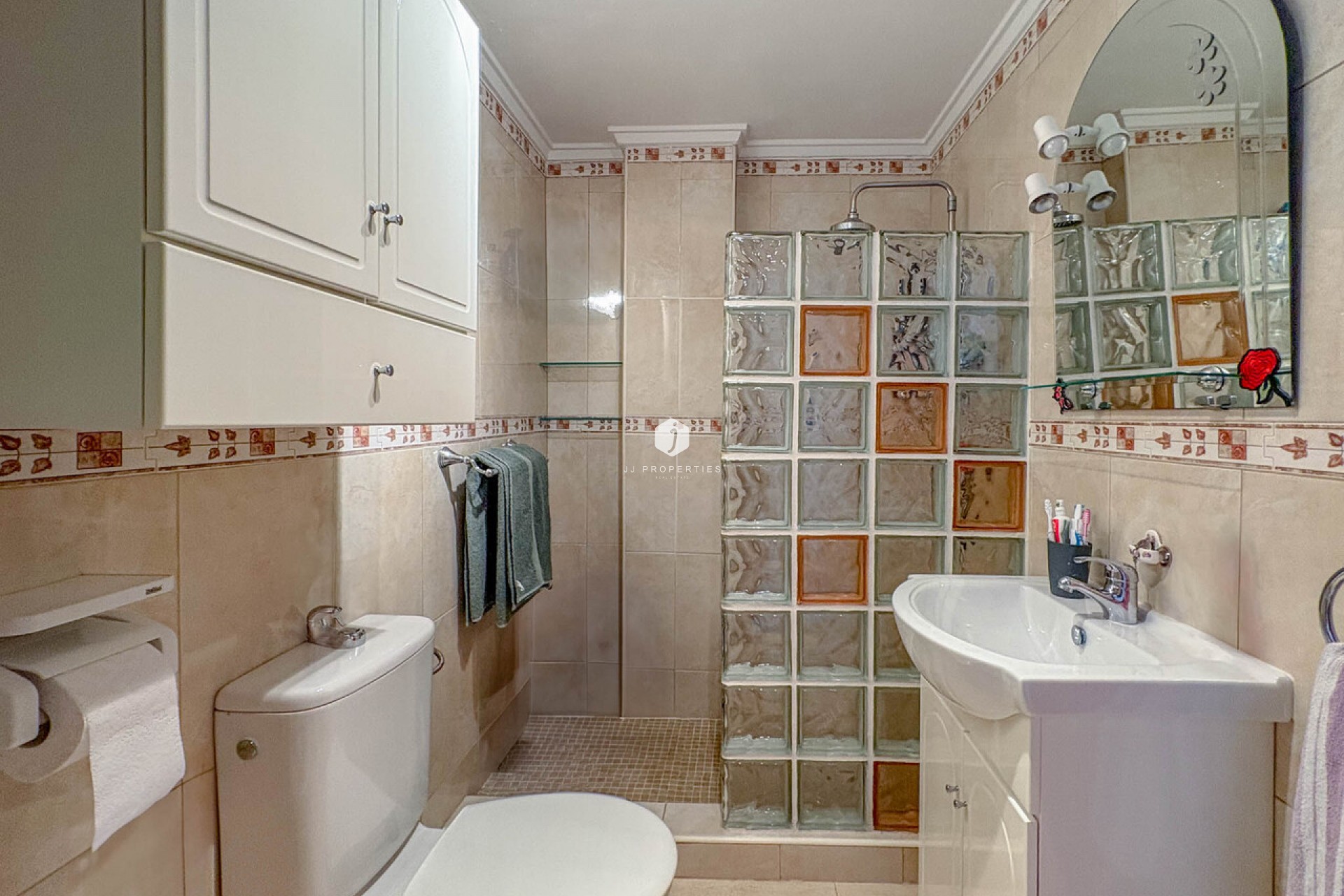 Resale - Apartment / flat -
Los Balcones - Costa Blanca