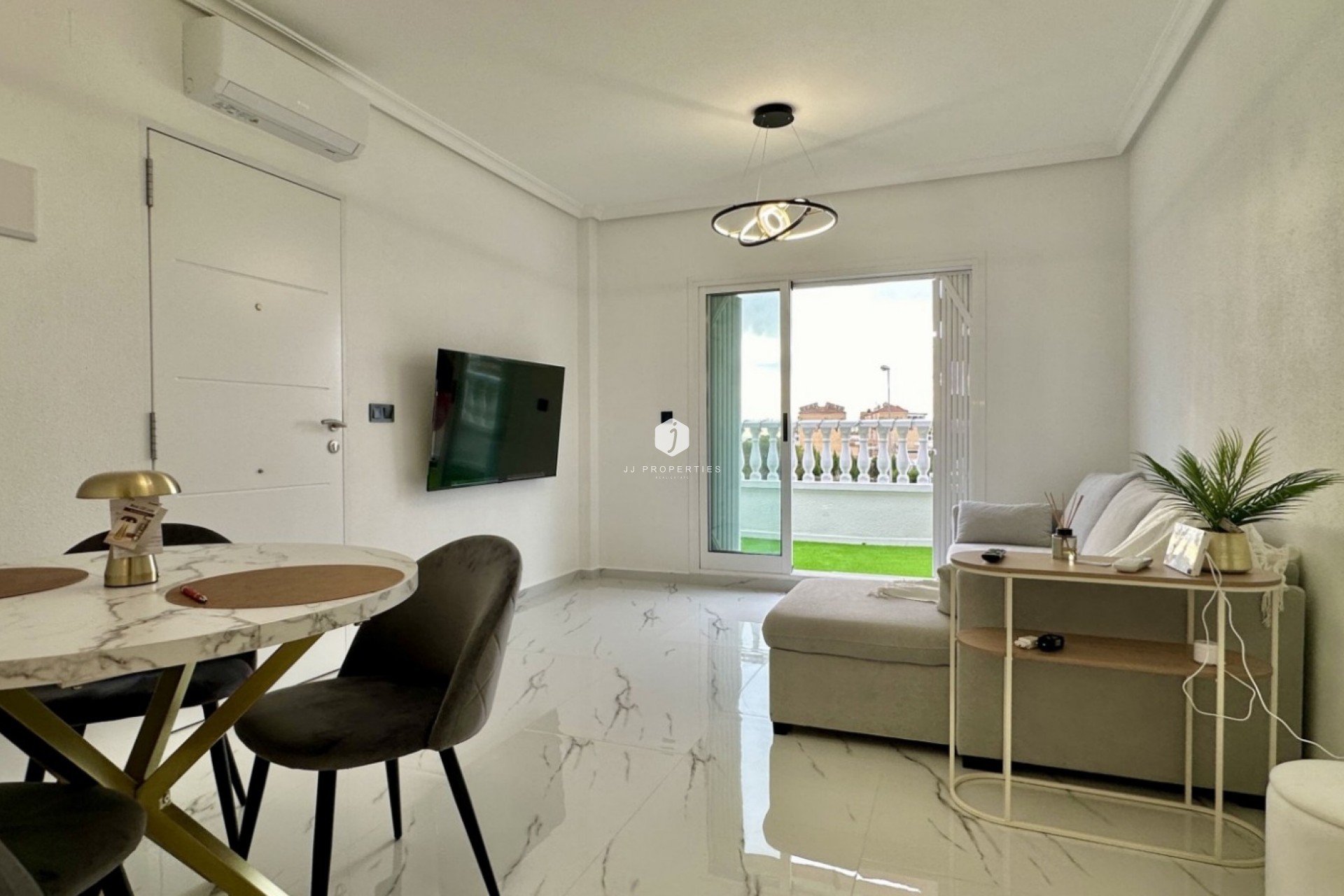 Resale - Apartment / flat -
Orihuela Costa - Costa Blanca