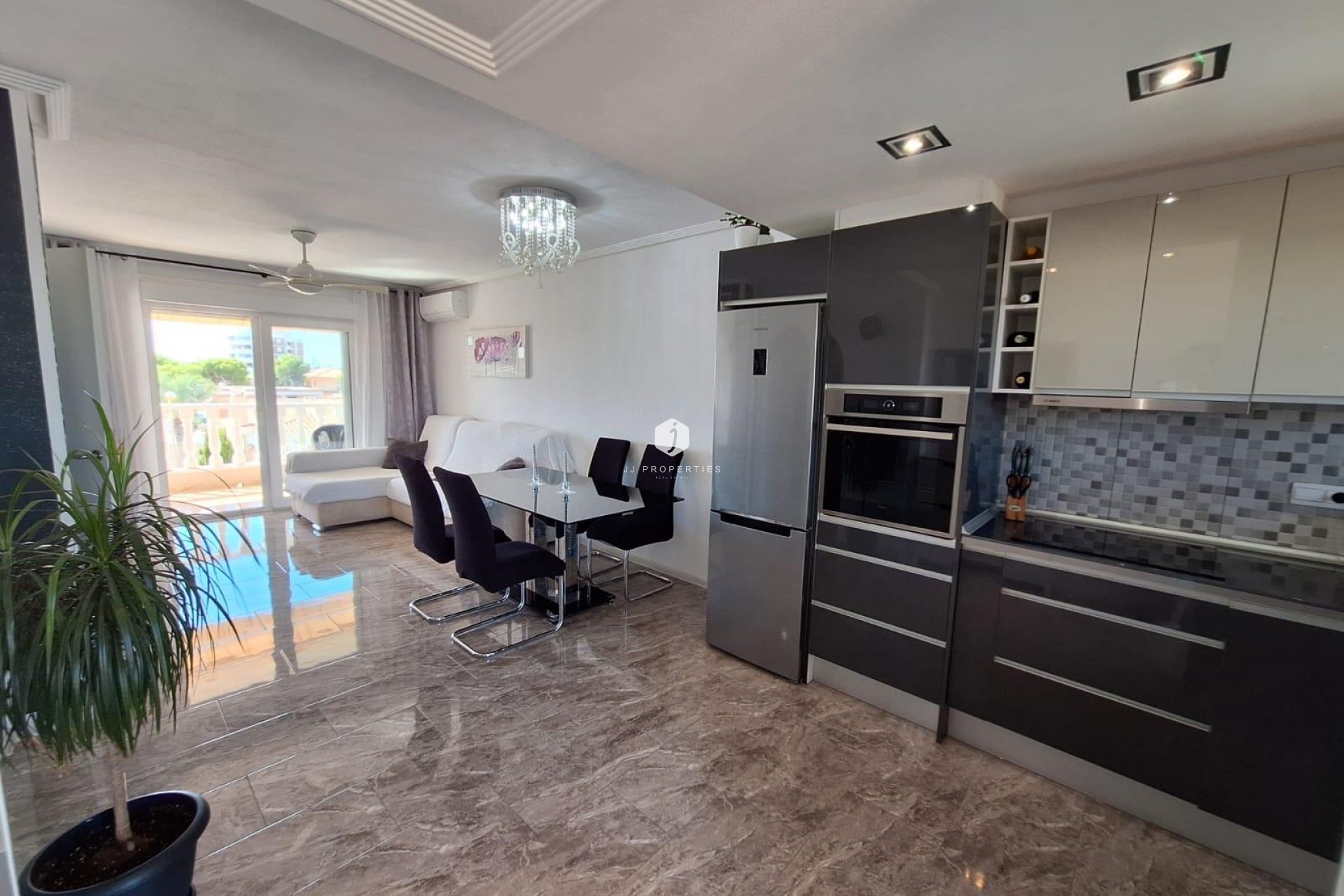 Resale - Apartment / flat -
Orihuela Costa - La Zenia