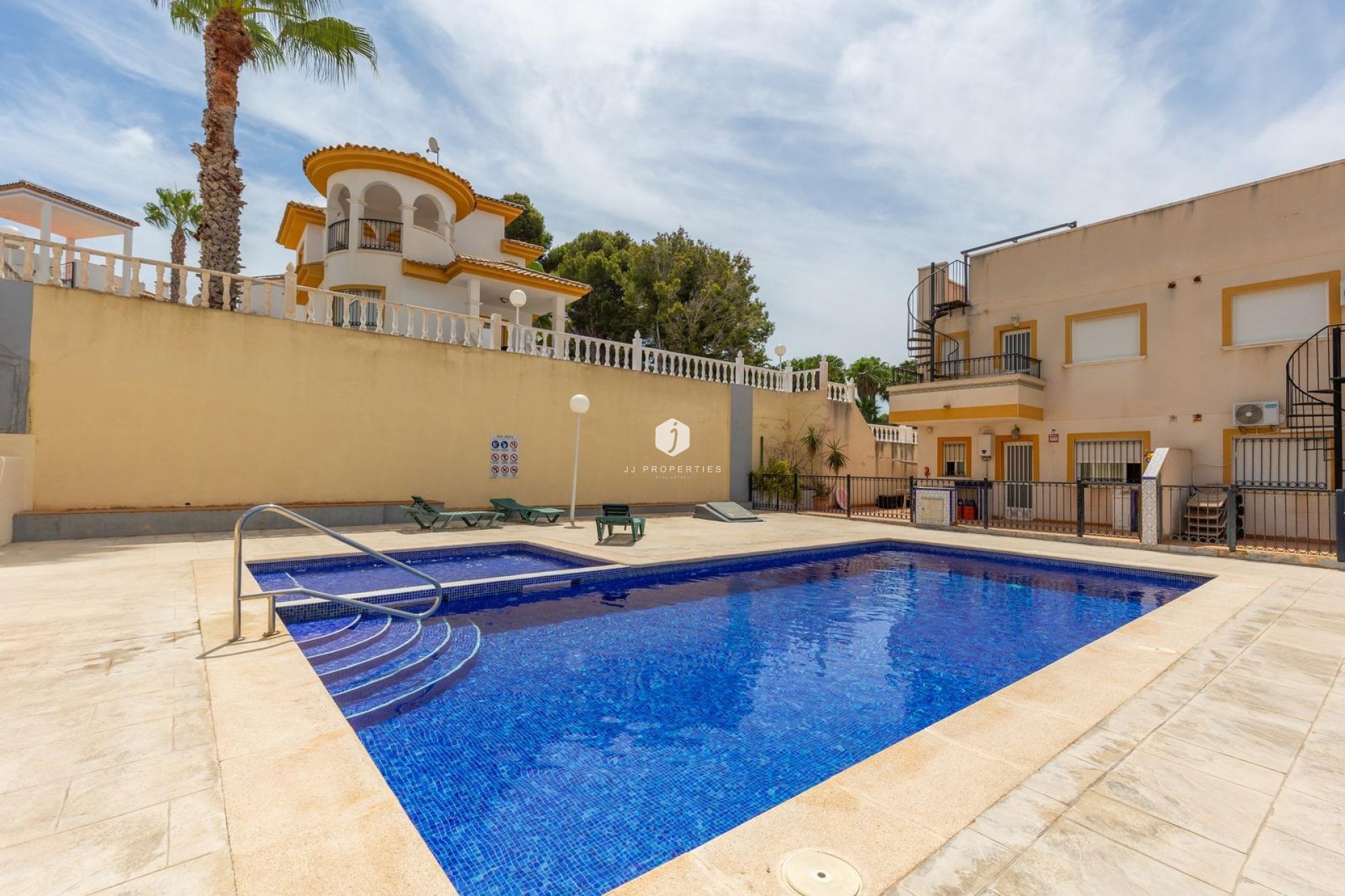 Resale - Apartment / flat -
Orihuela Costa - Villamartín