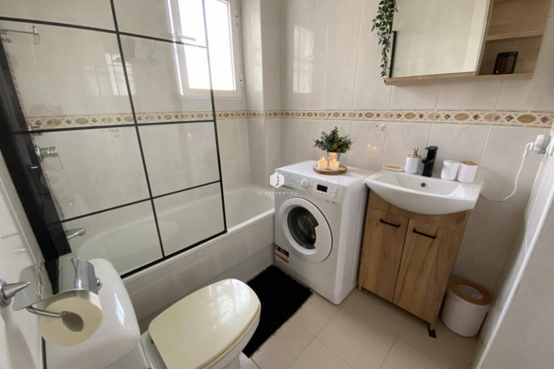 Resale - Apartment / flat -
Playa De Los Naufragos - Costa Blanca