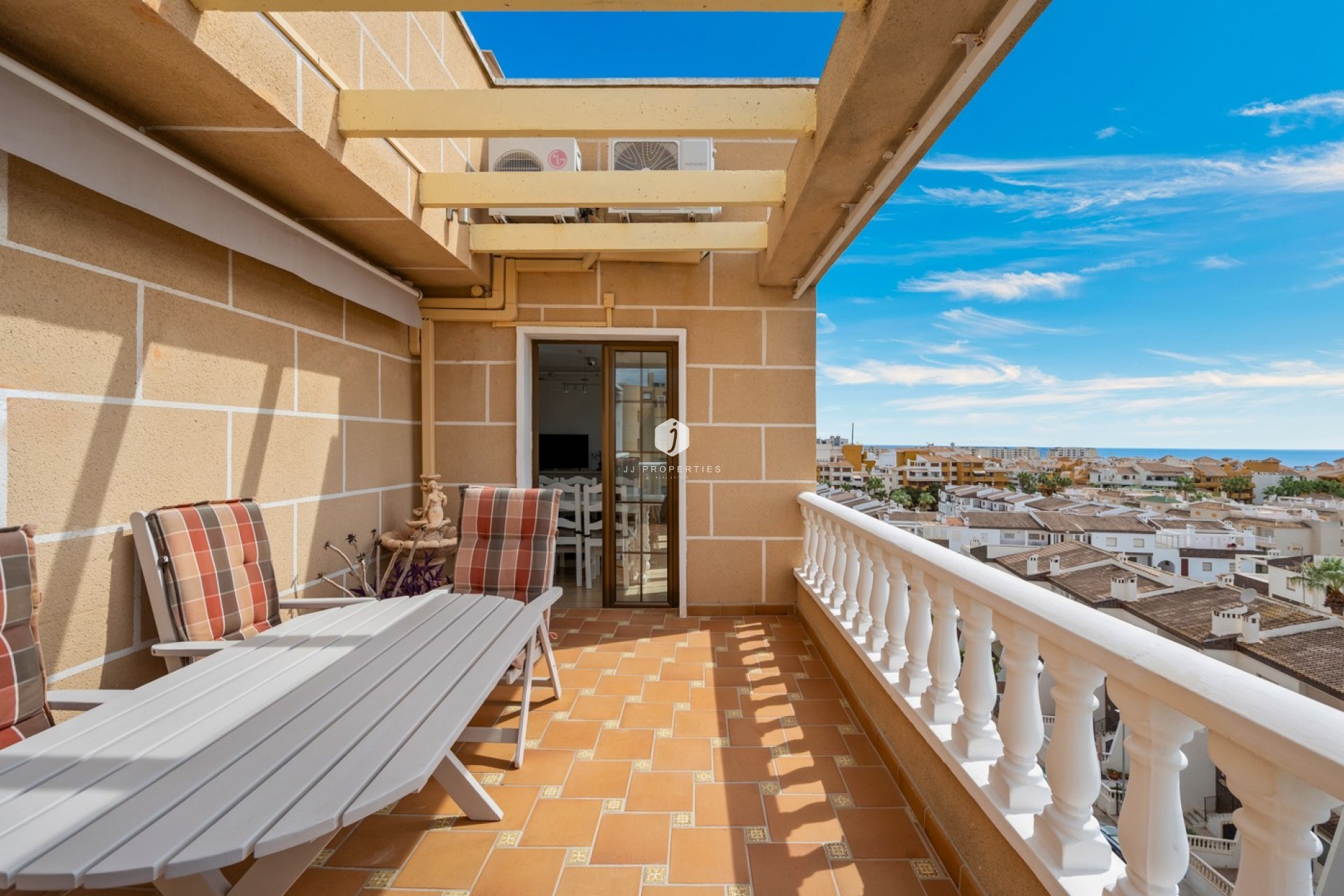 Resale - Apartment / flat -
Punta Prima - Costa Blanca
