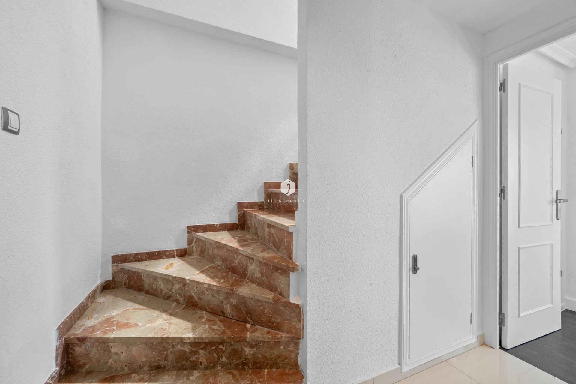 Resale - Apartment / flat -
Punta Prima - Costa Blanca