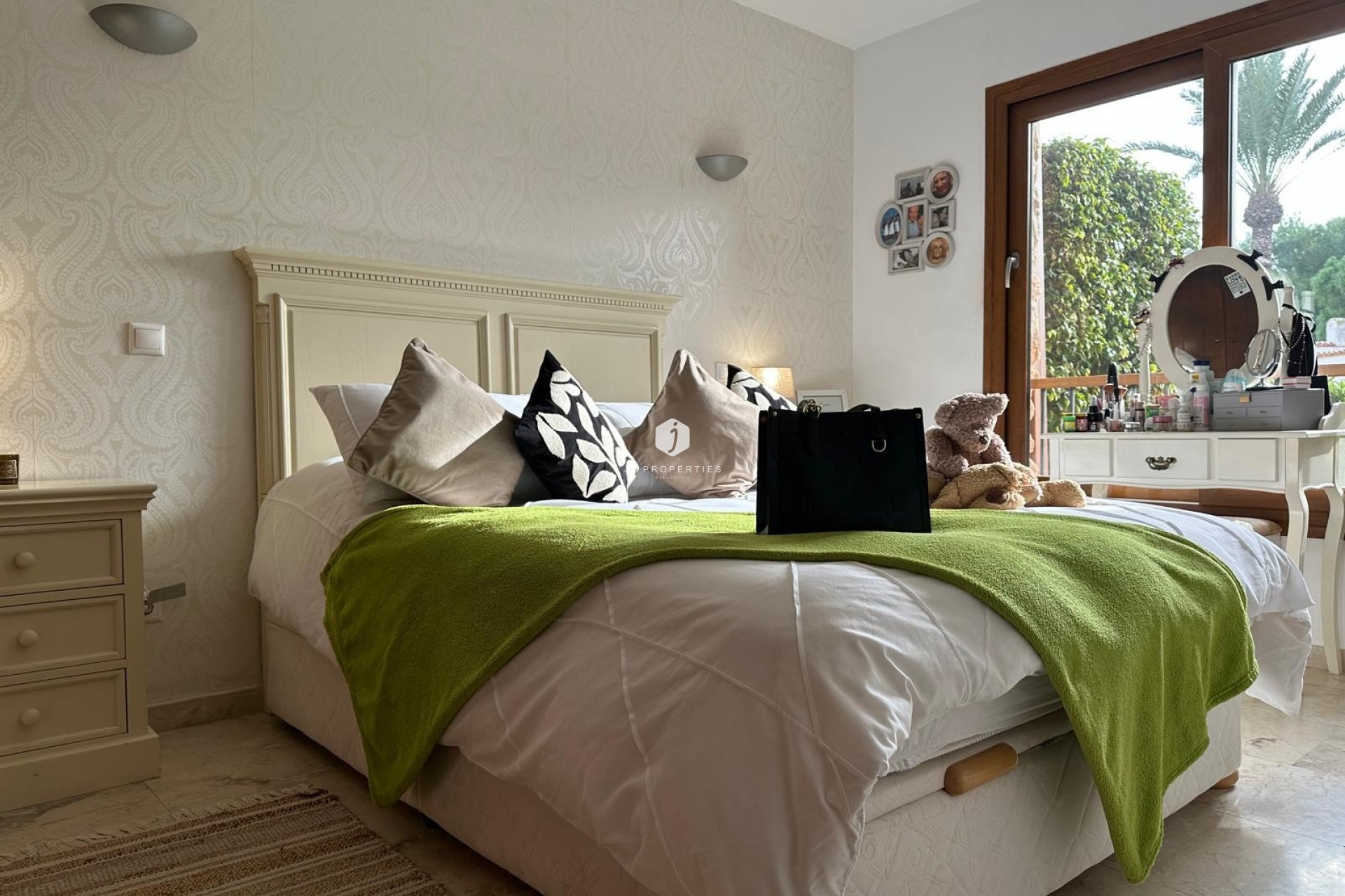 Resale - Apartment / flat -
Punta Prima - Costa Blanca