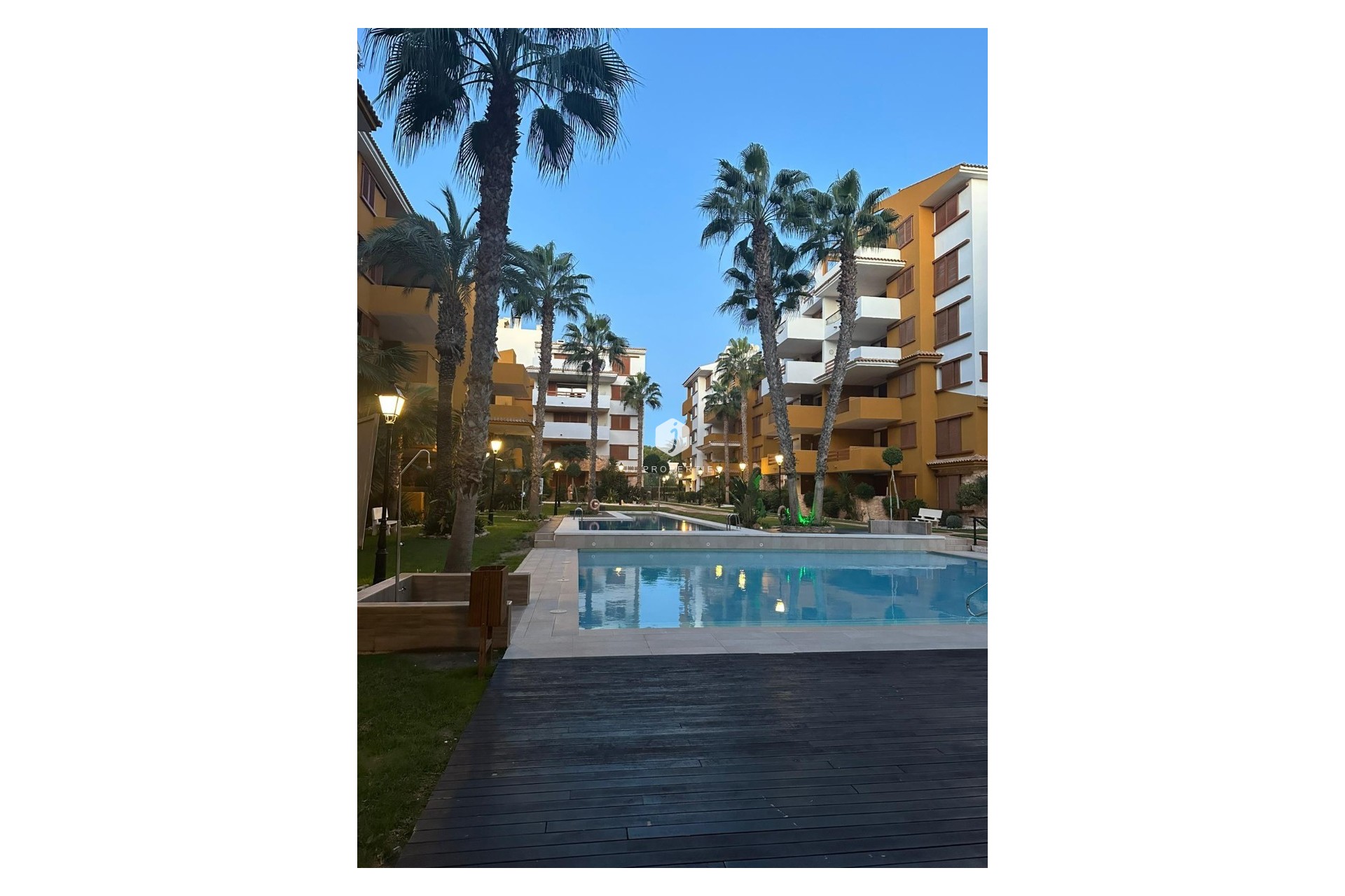 Resale - Apartment / flat -
Punta Prima - Costa Blanca