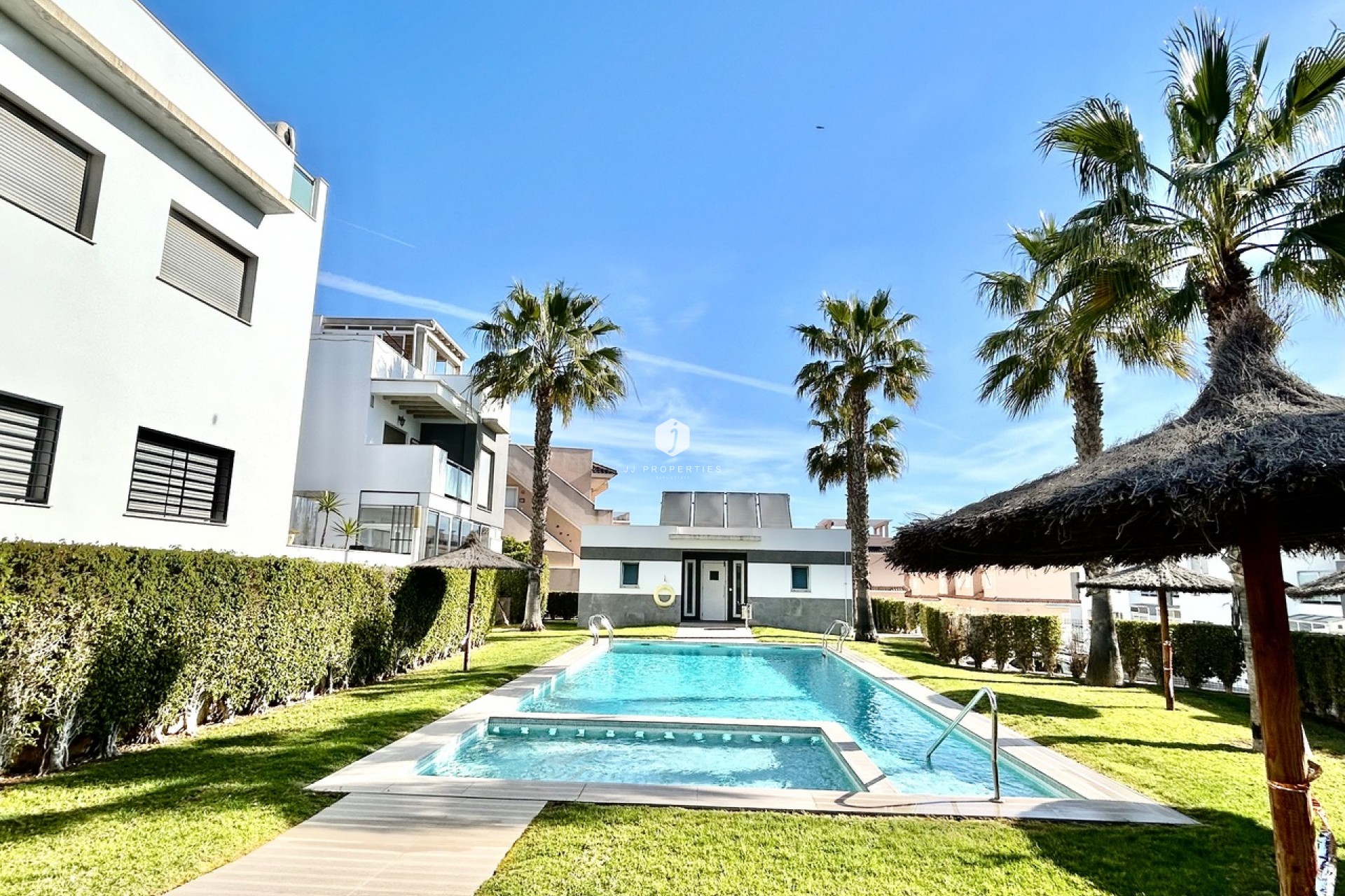 Resale - Apartment / flat -
Punta Prima - Costa Blanca
