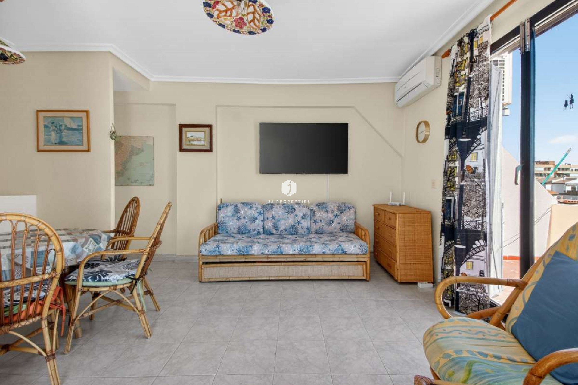 Resale - Apartment / flat -
Punta Prima - Costa Blanca