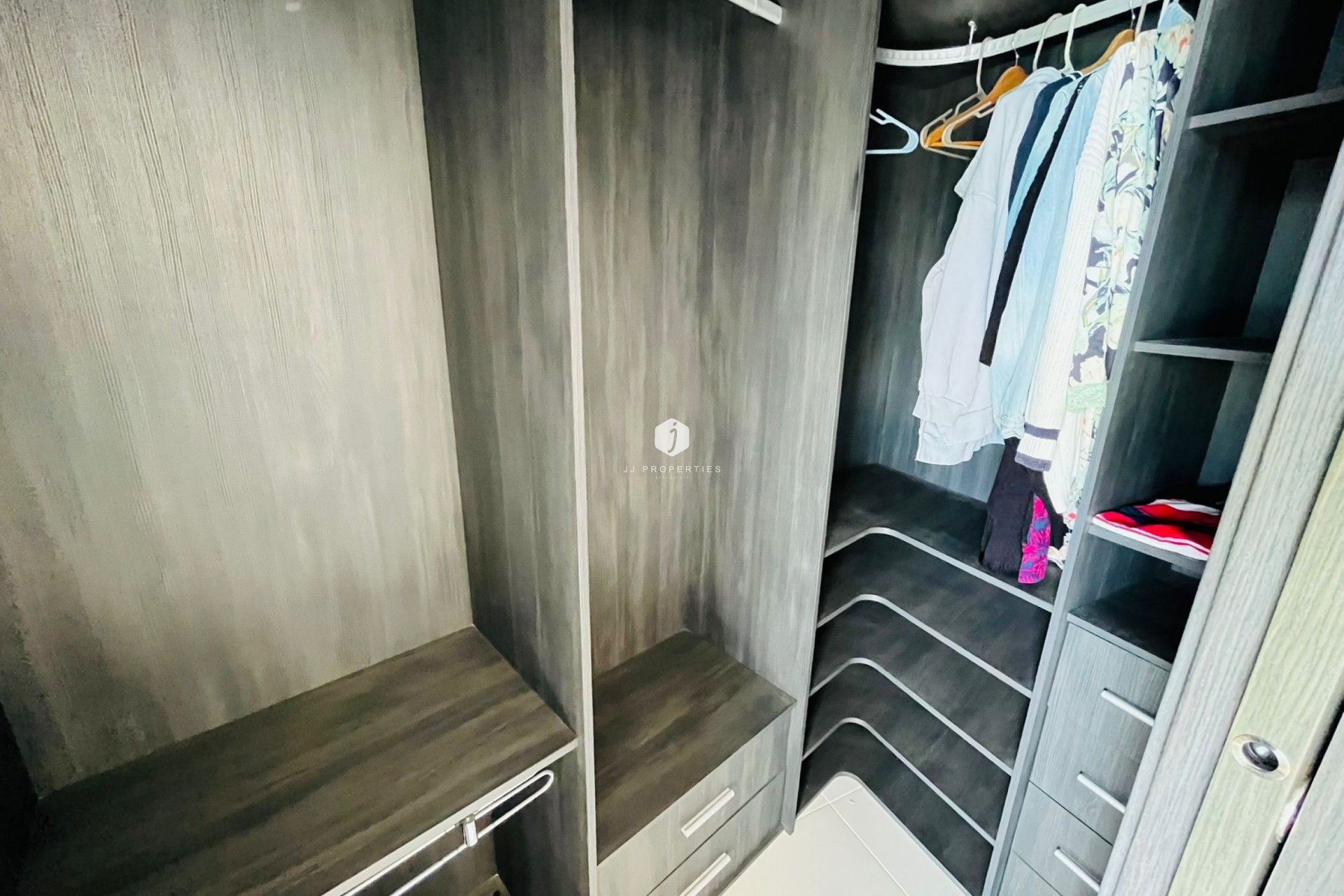 Resale - Apartment / flat -
Punta Prima - Costa Blanca