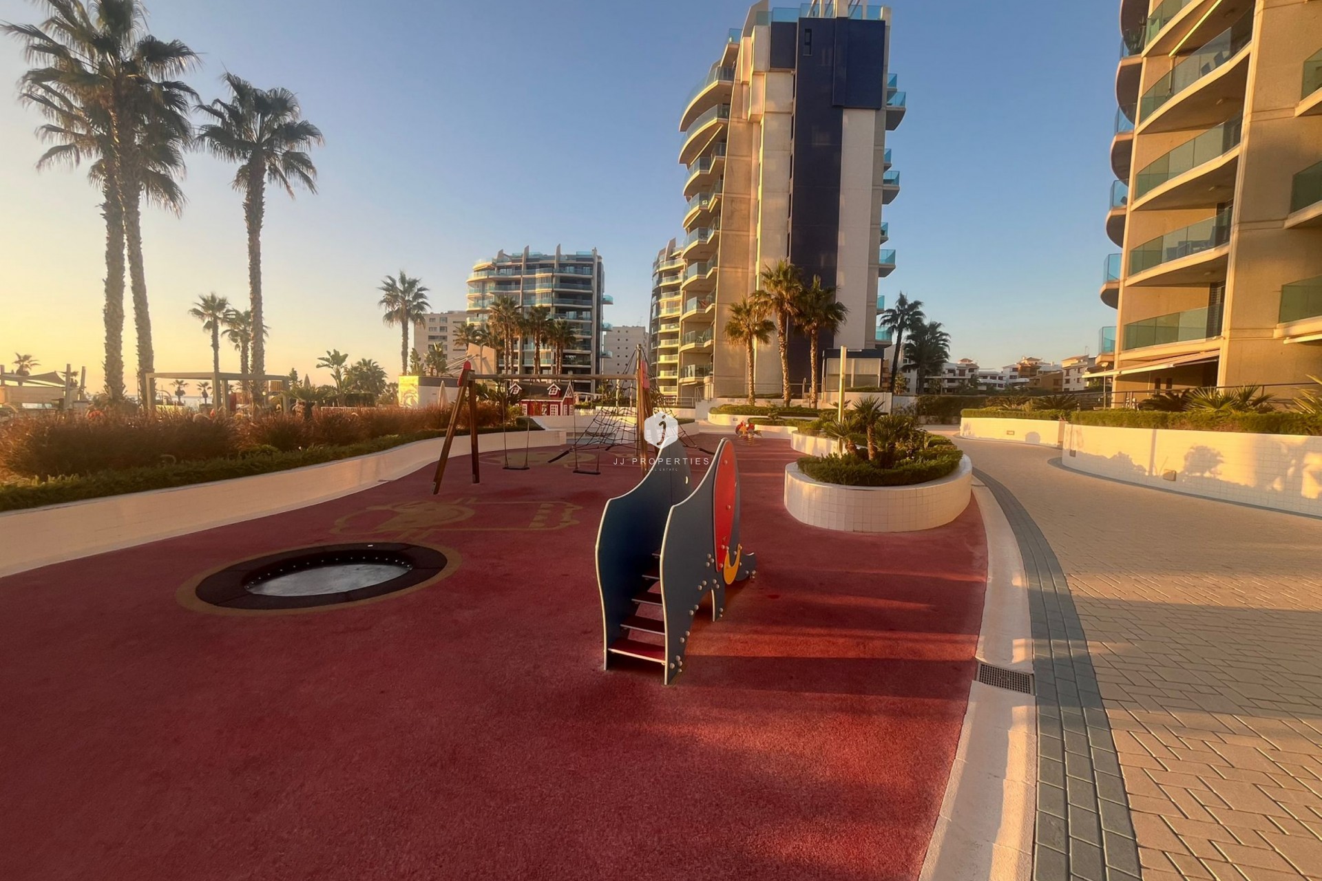 Resale - Apartment / flat -
Punta Prima - Costa Blanca