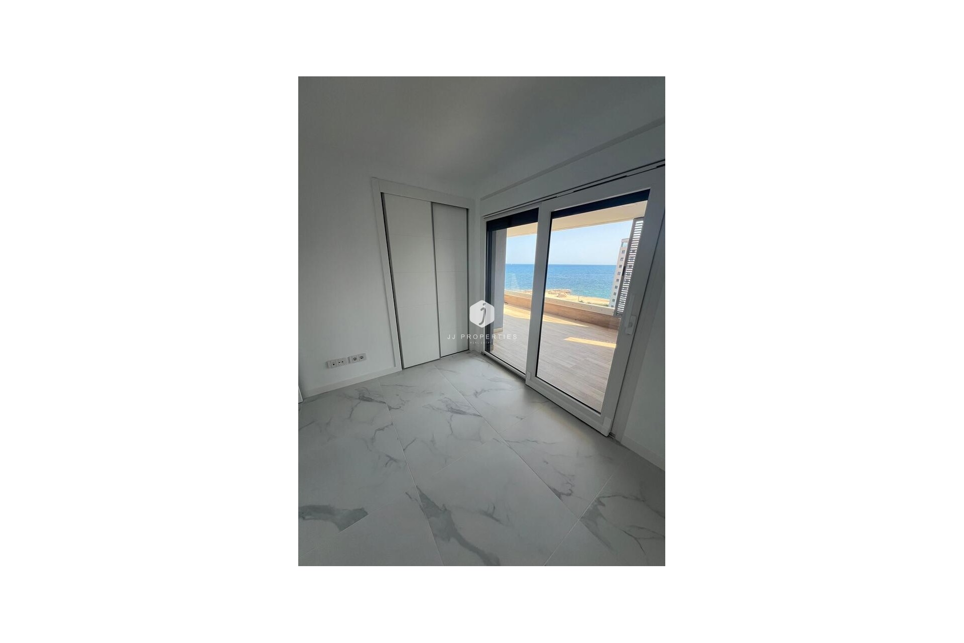 Resale - Apartment / flat -
Punta Prima - Orihuela Costa